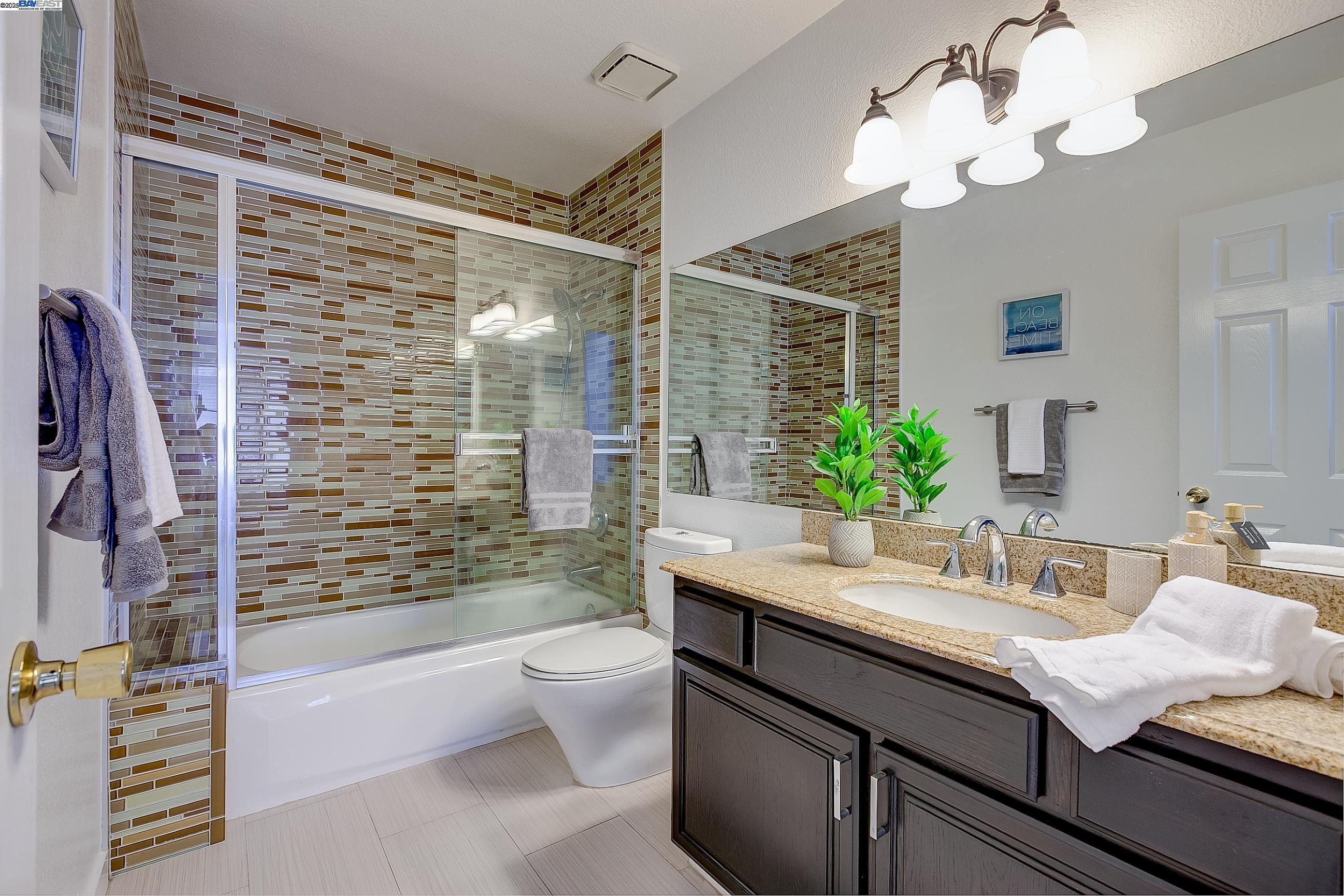 Detail Gallery Image 17 of 29 For 6384 Buena Vista Dr #B,  Newark,  CA 94560 - 2 Beds | 2 Baths