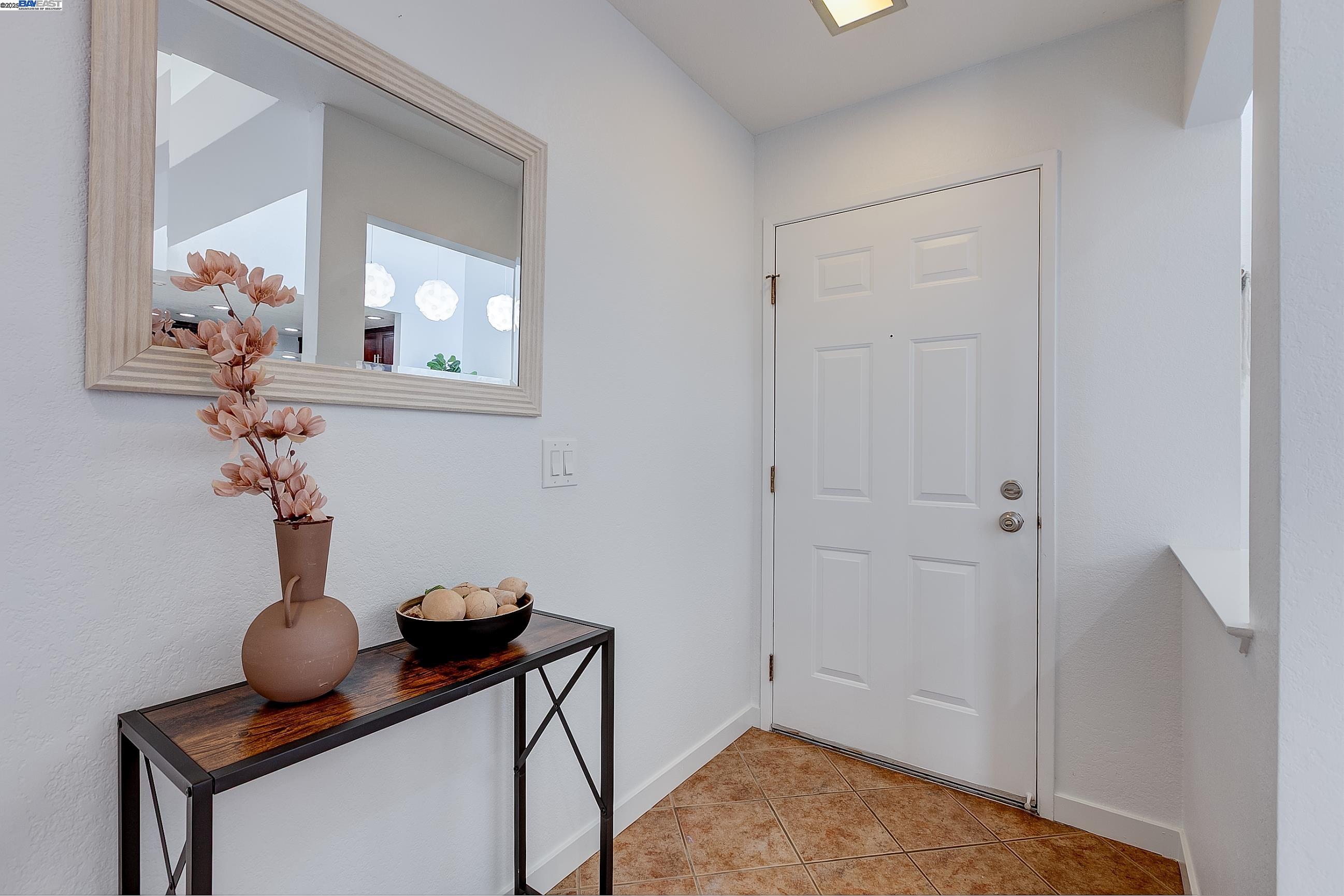 Detail Gallery Image 3 of 29 For 6384 Buena Vista Dr #B,  Newark,  CA 94560 - 2 Beds | 2 Baths