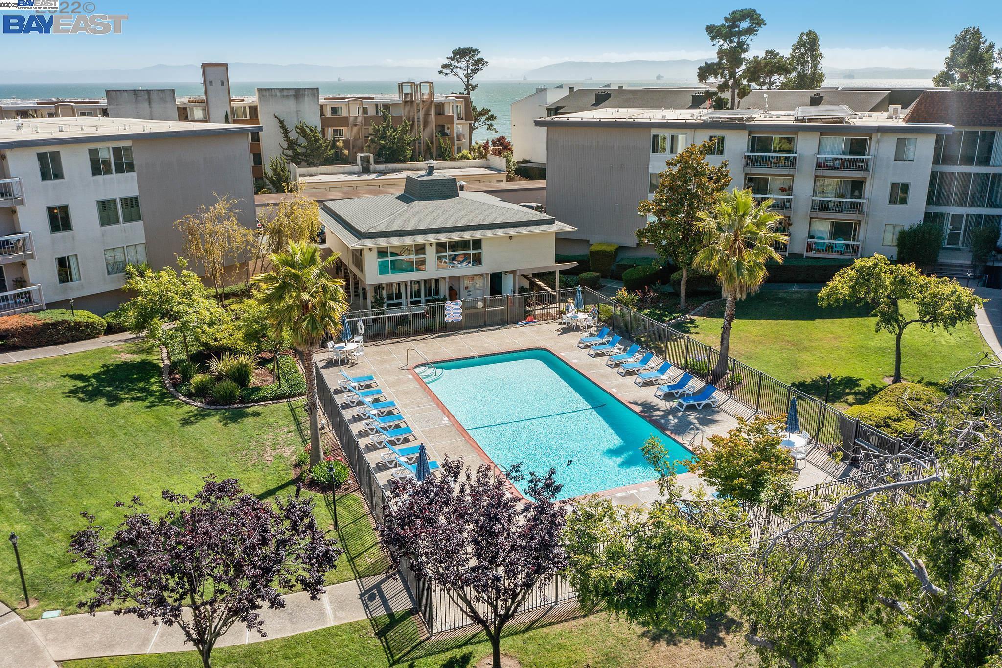 Detail Gallery Image 1 of 40 For 950 Shorepoint Ct #309,  Alameda,  CA 94501 - 1 Beds | 1 Baths