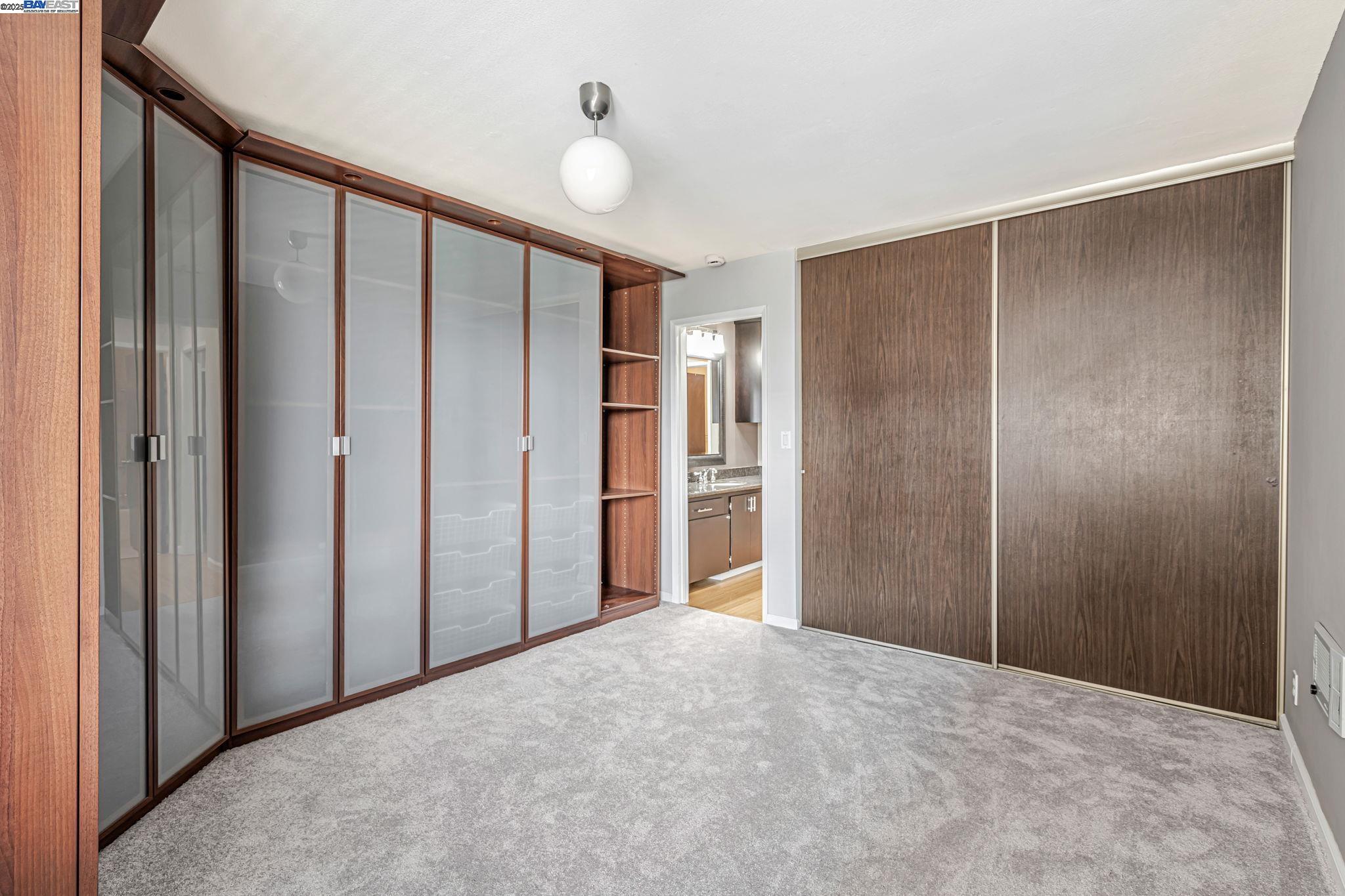 Detail Gallery Image 11 of 40 For 950 Shorepoint Ct #309,  Alameda,  CA 94501 - 1 Beds | 1 Baths