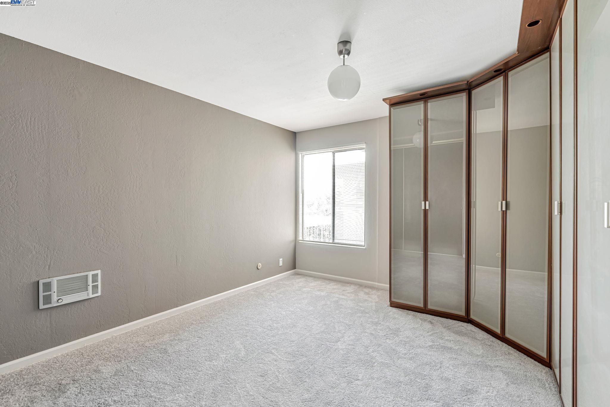Detail Gallery Image 13 of 40 For 950 Shorepoint Ct #309,  Alameda,  CA 94501 - 1 Beds | 1 Baths