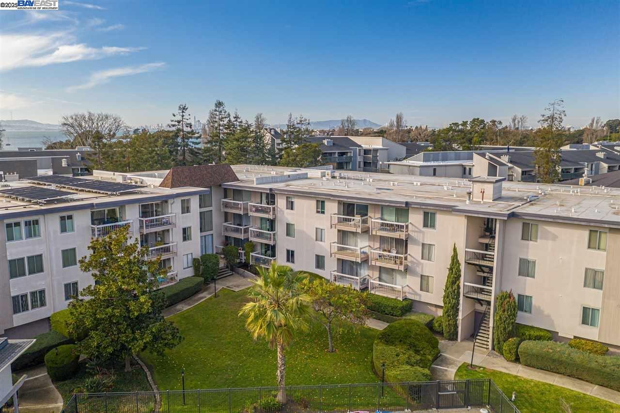 Detail Gallery Image 3 of 40 For 950 Shorepoint Ct #309,  Alameda,  CA 94501 - 1 Beds | 1 Baths