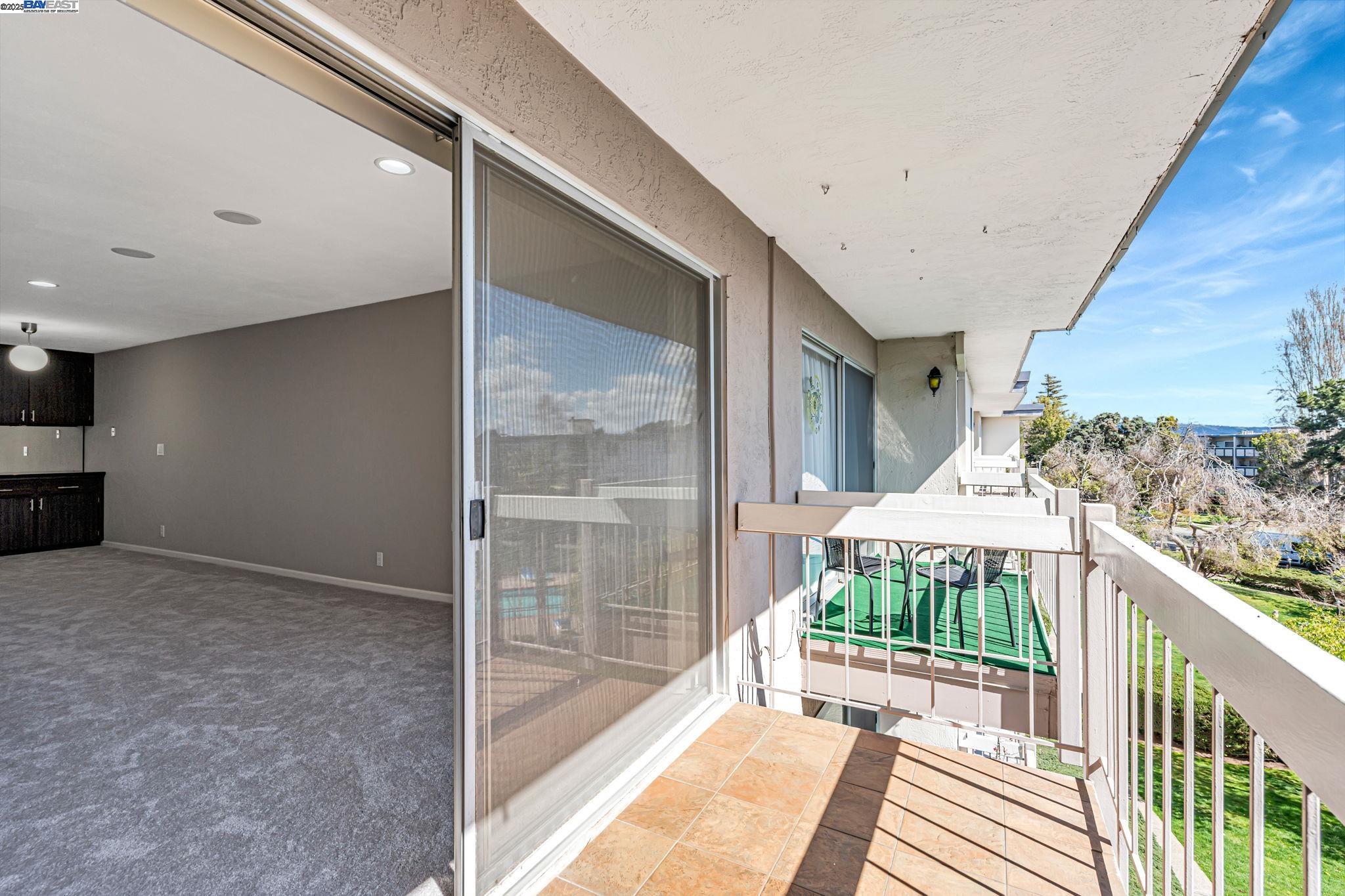 Detail Gallery Image 28 of 40 For 950 Shorepoint Ct #309,  Alameda,  CA 94501 - 1 Beds | 1 Baths