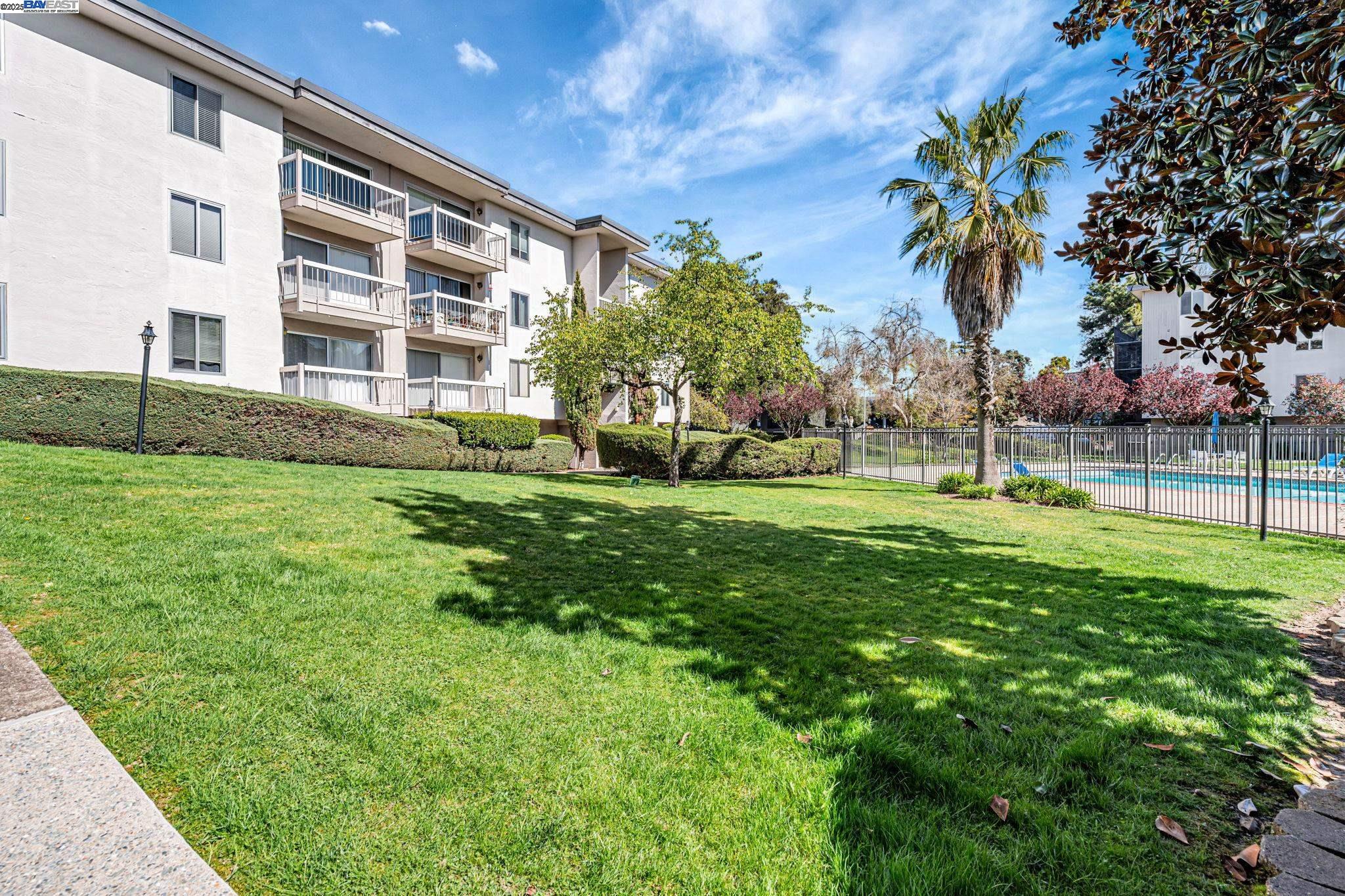 Detail Gallery Image 32 of 40 For 950 Shorepoint Ct #309,  Alameda,  CA 94501 - 1 Beds | 1 Baths