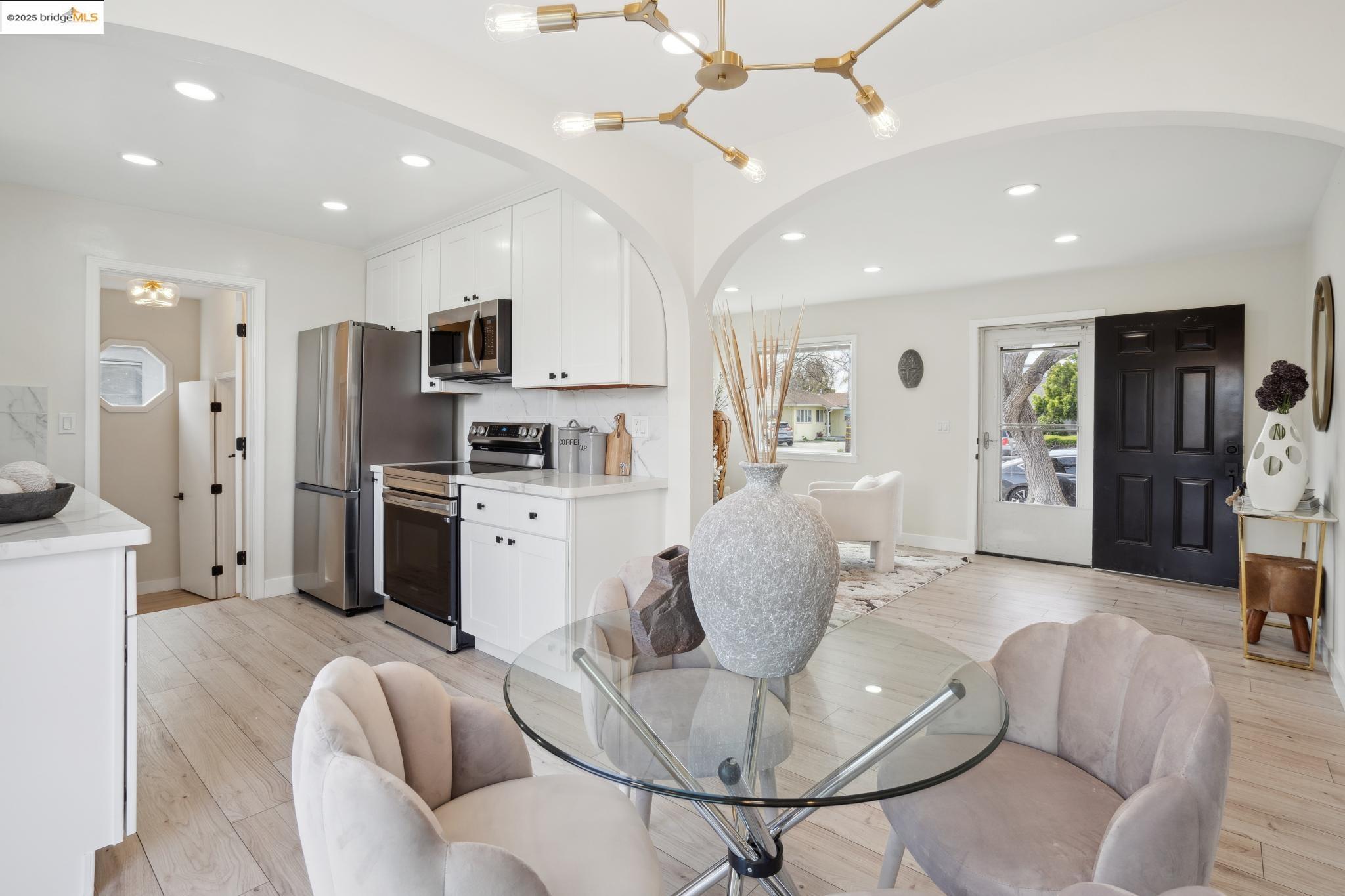 Detail Gallery Image 8 of 38 For 928 N 7th St, San Jose,  CA 95112 - 3 Beds | 2 Baths