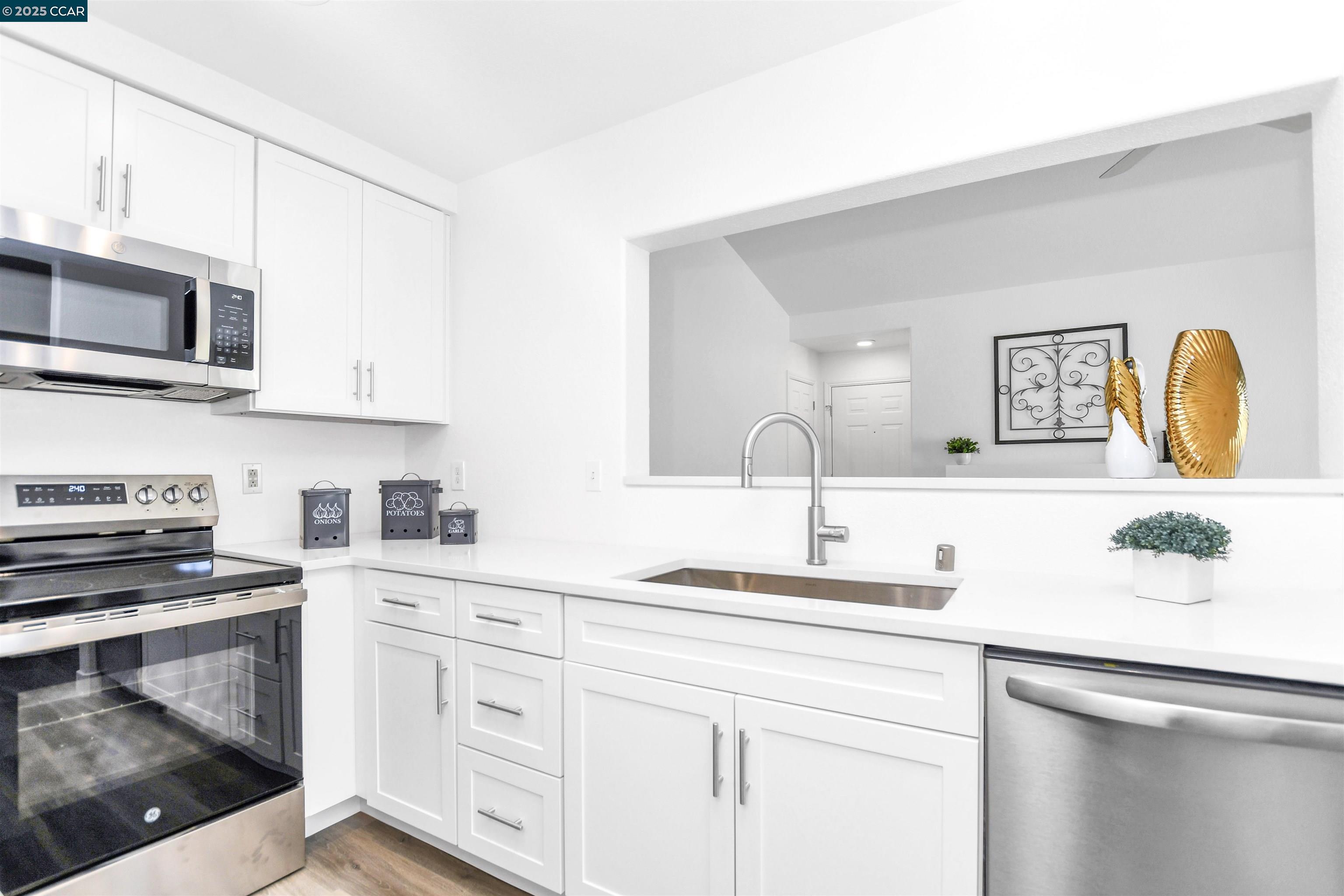 Photo #9: 41092044 Listing: Photo #9