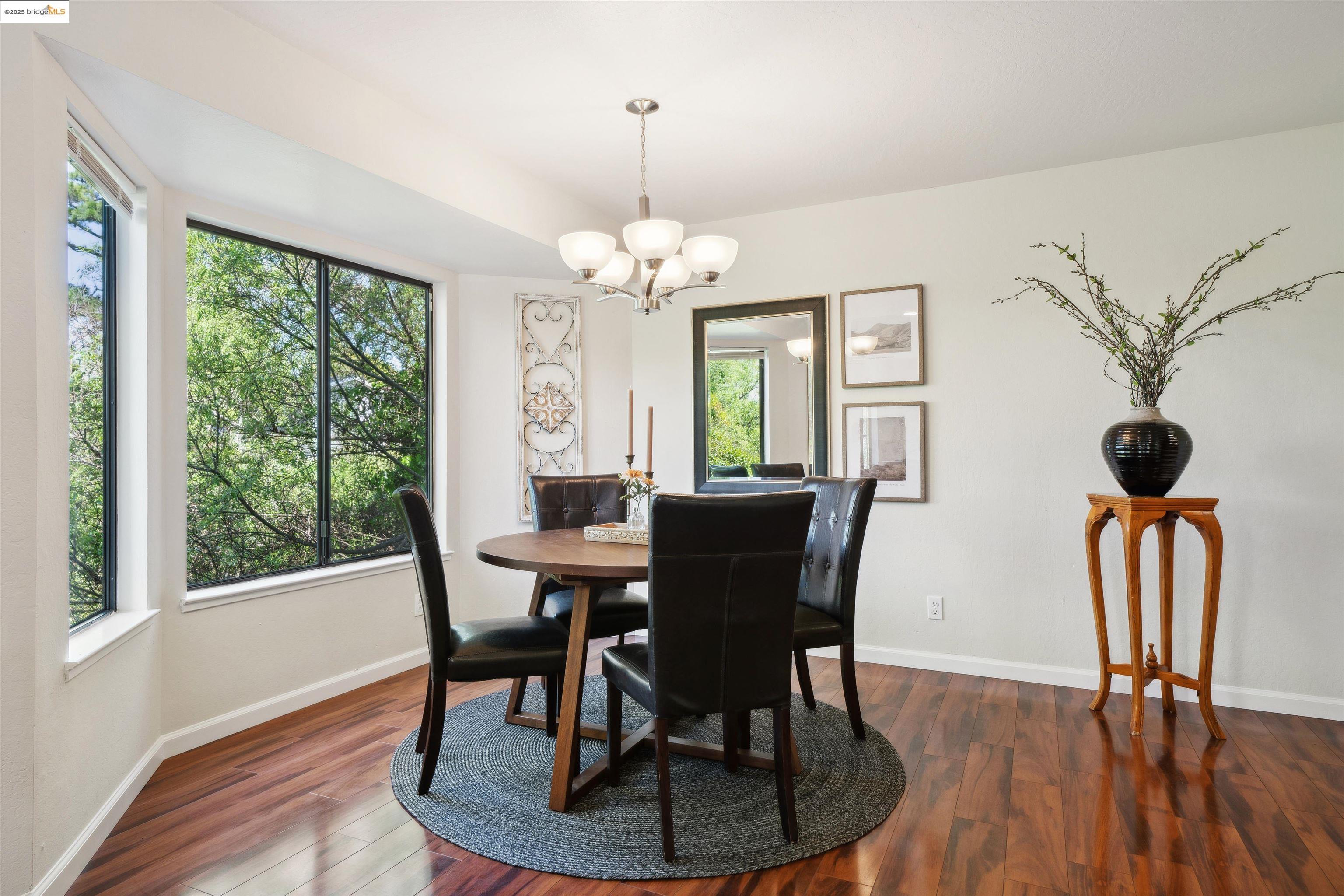 Detail Gallery Image 12 of 32 For 1706 Dalessi Dr, Pinole,  CA 94564 - 3 Beds | 2/1 Baths