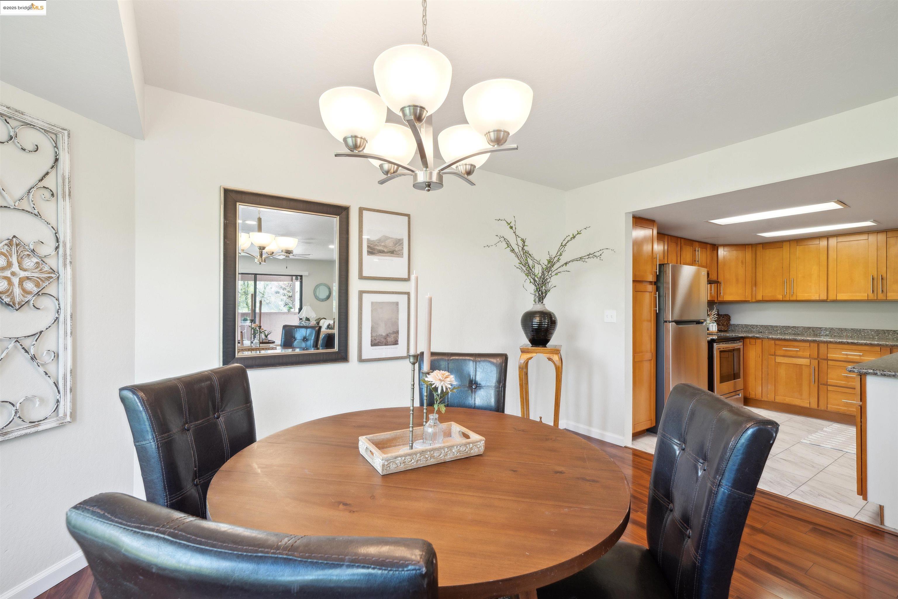 Detail Gallery Image 14 of 32 For 1706 Dalessi Dr, Pinole,  CA 94564 - 3 Beds | 2/1 Baths