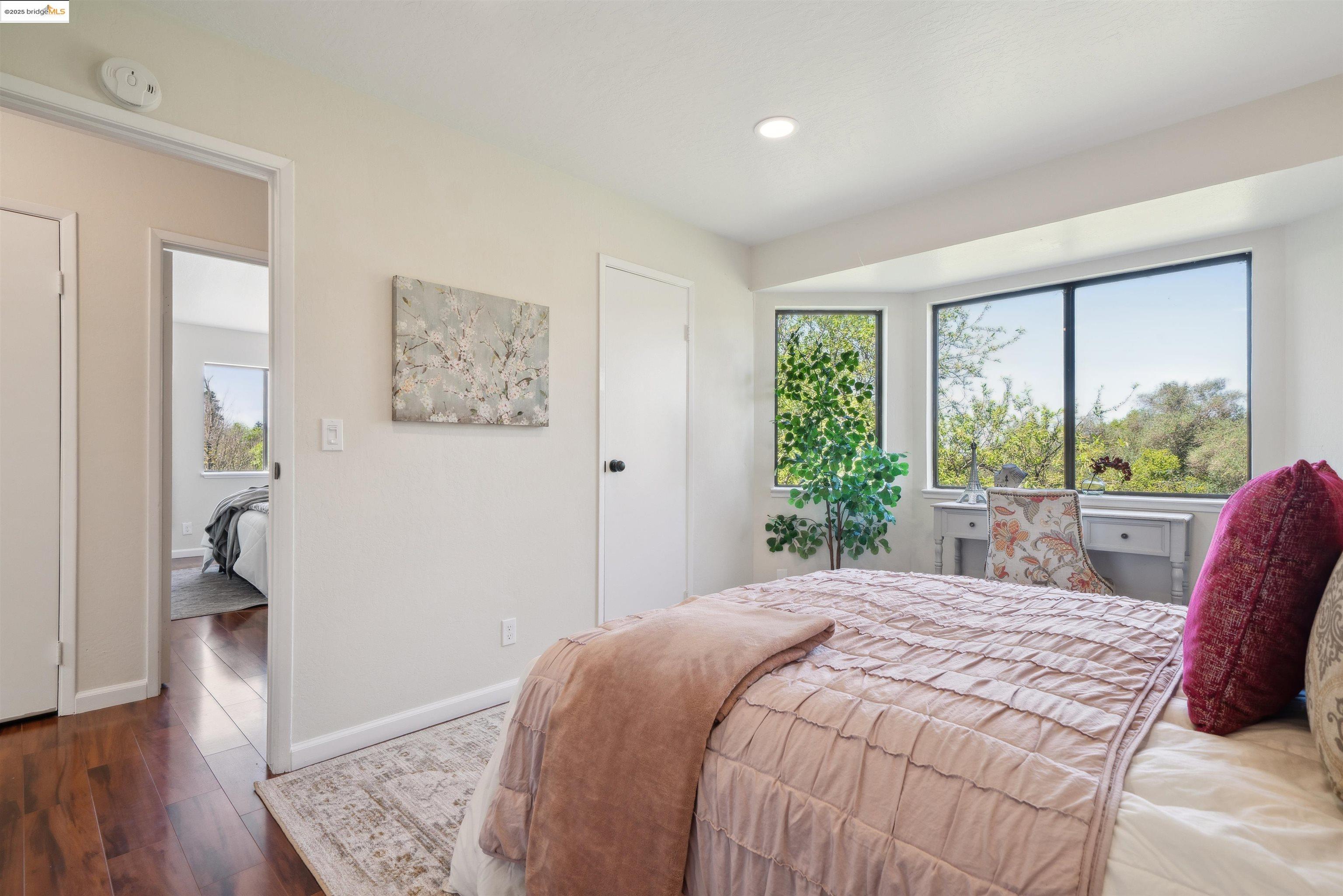 Detail Gallery Image 24 of 32 For 1706 Dalessi Dr, Pinole,  CA 94564 - 3 Beds | 2/1 Baths