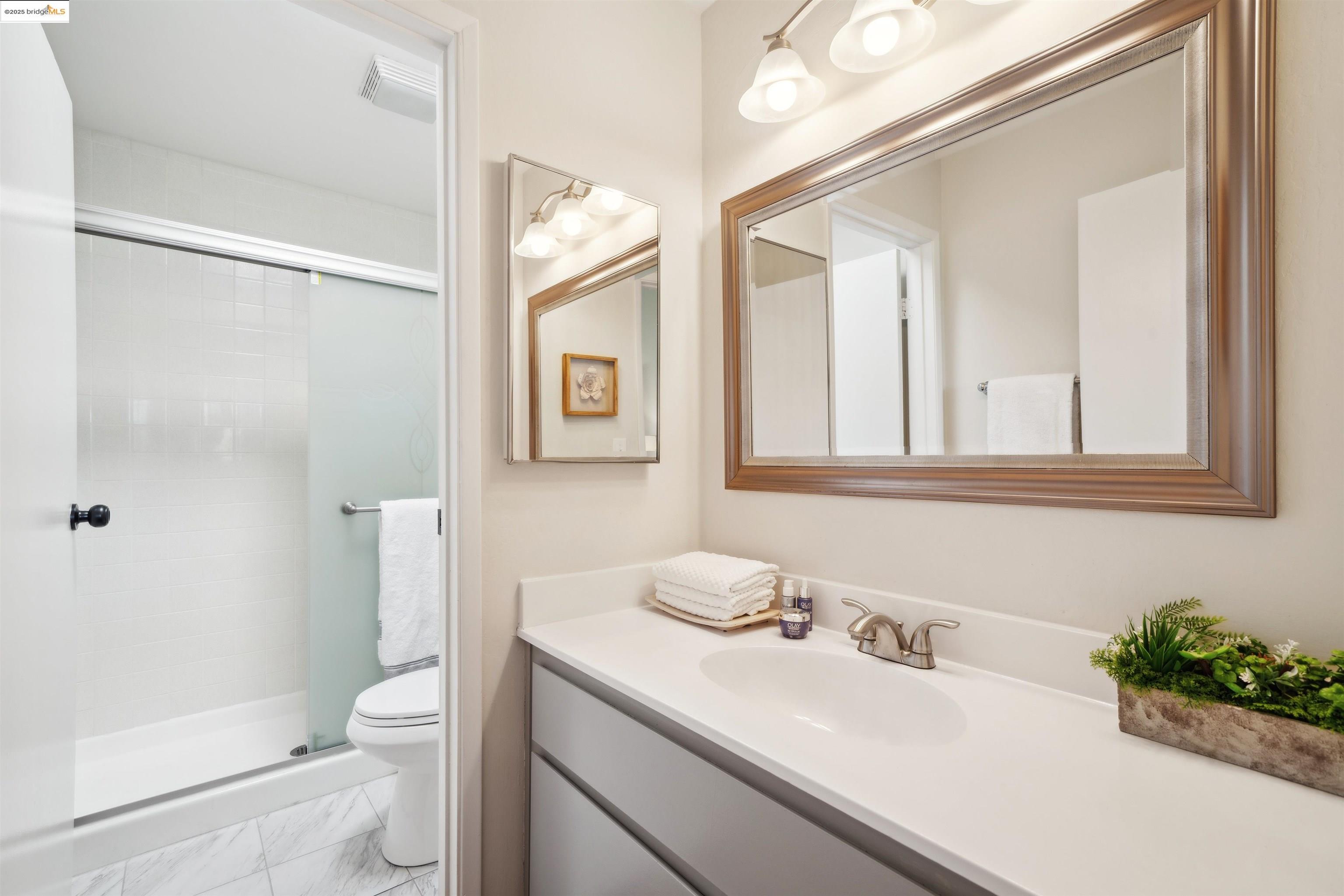 Detail Gallery Image 25 of 32 For 1706 Dalessi Dr, Pinole,  CA 94564 - 3 Beds | 2/1 Baths