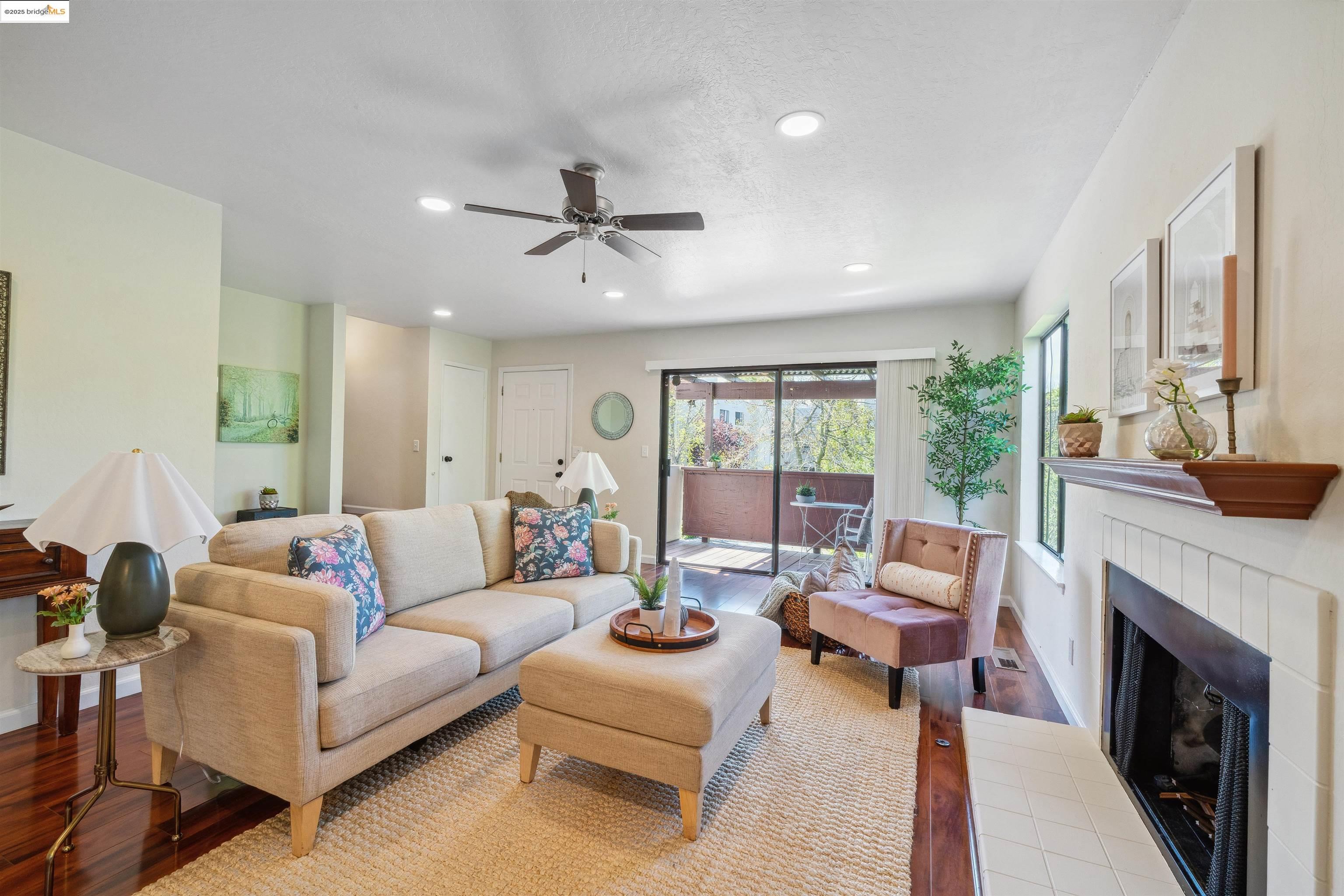 Detail Gallery Image 8 of 32 For 1706 Dalessi Dr, Pinole,  CA 94564 - 3 Beds | 2/1 Baths