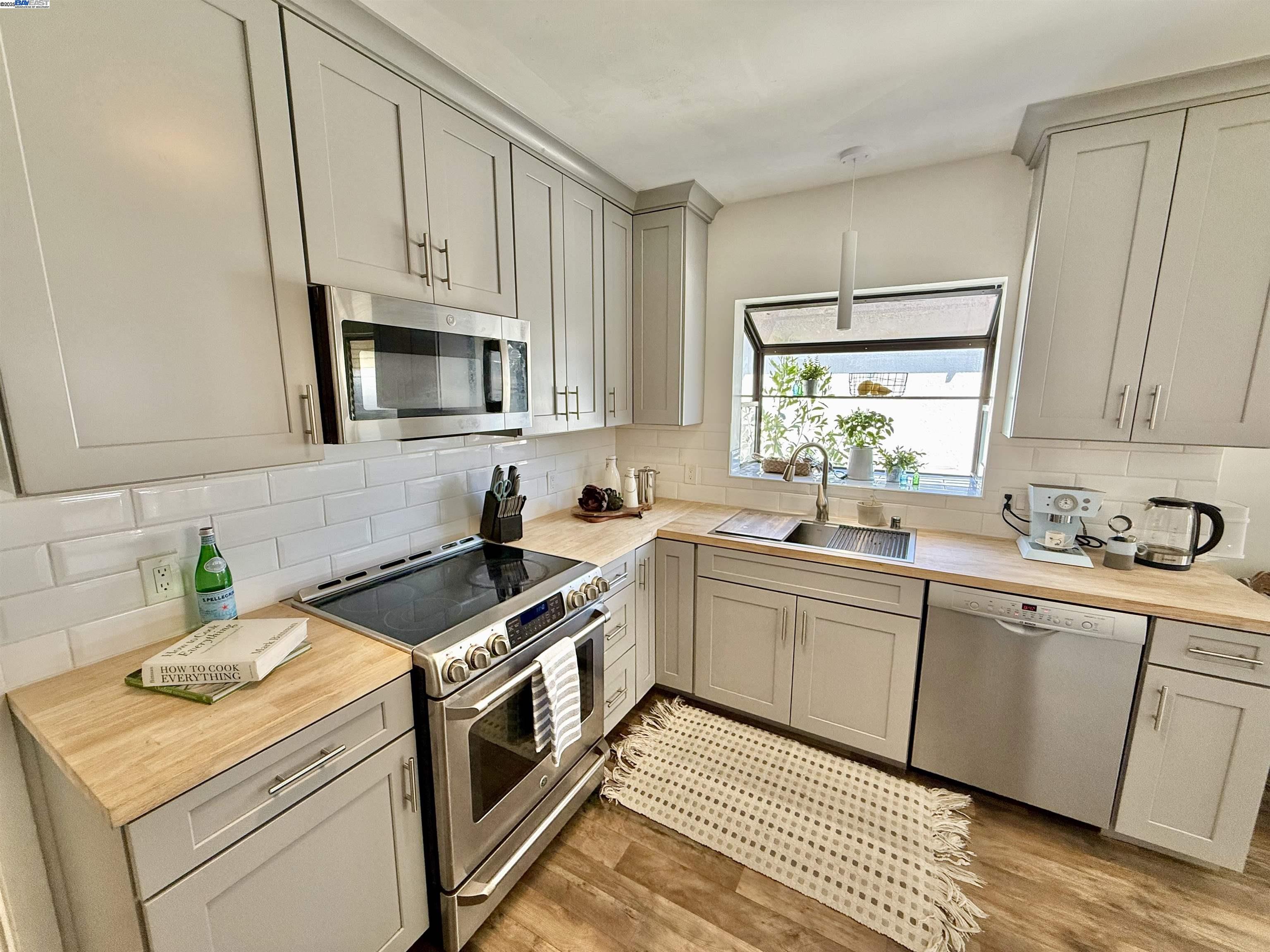 Detail Gallery Image 17 of 57 For 574 Lewis Ave, San Leandro,  CA 94577 - 2 Beds | 1 Baths