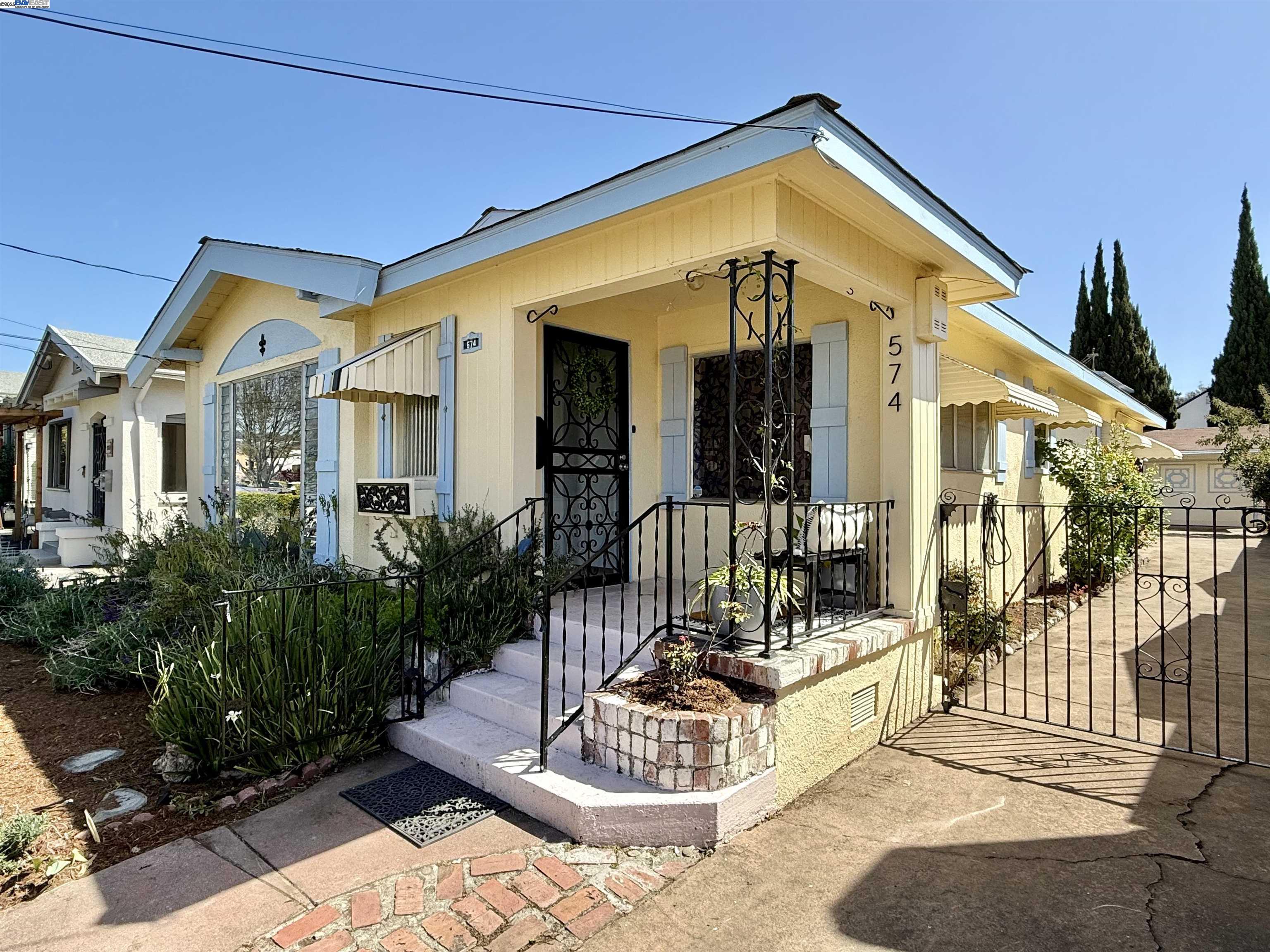 Detail Gallery Image 3 of 57 For 574 Lewis Ave, San Leandro,  CA 94577 - 2 Beds | 1 Baths