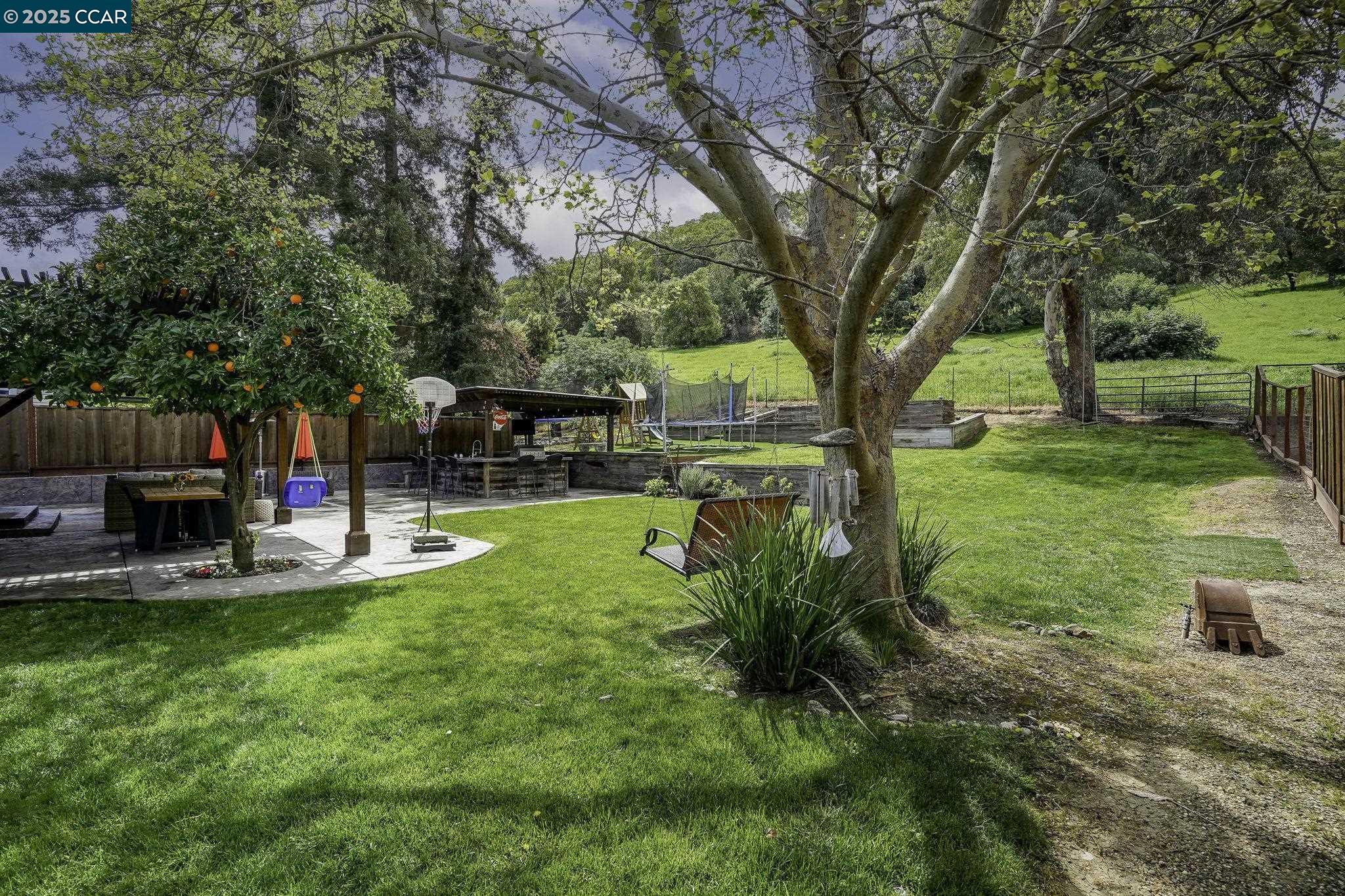 Detail Gallery Image 1 of 1 For 5550 Likins Ave, Martinez,  CA 94553 - 3 Beds | 2 Baths