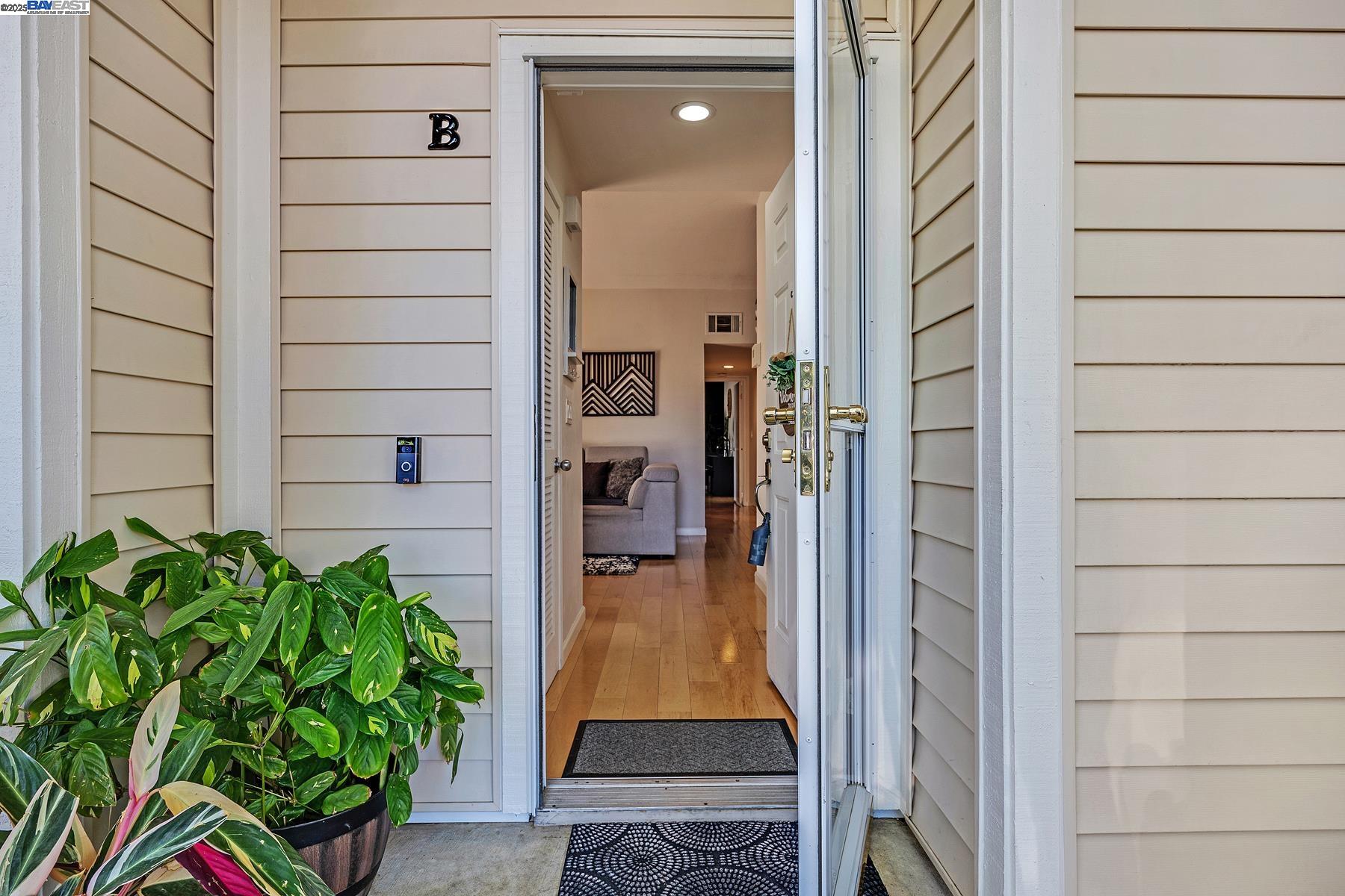 Detail Gallery Image 1 of 1 For 4640 Melody Dr #B,  Concord,  CA 94521 - 2 Beds | 2 Baths