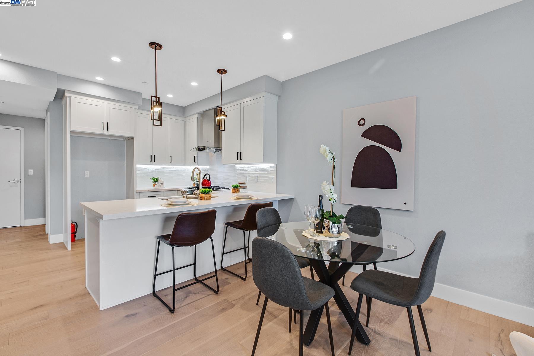 Detail Gallery Image 14 of 49 For 520 El Camino Real #202,  San Carlos,  CA 94070 - 2 Beds | 2 Baths