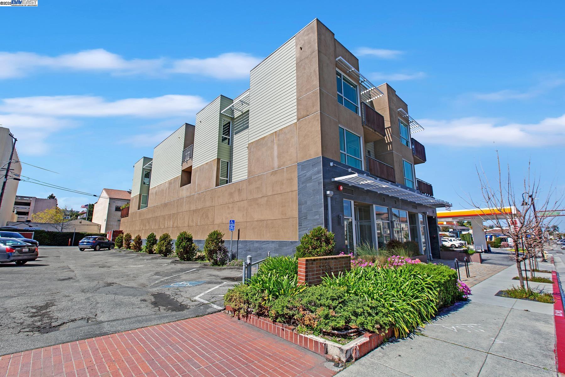 Detail Gallery Image 28 of 49 For 520 El Camino Real #202,  San Carlos,  CA 94070 - 2 Beds | 2 Baths