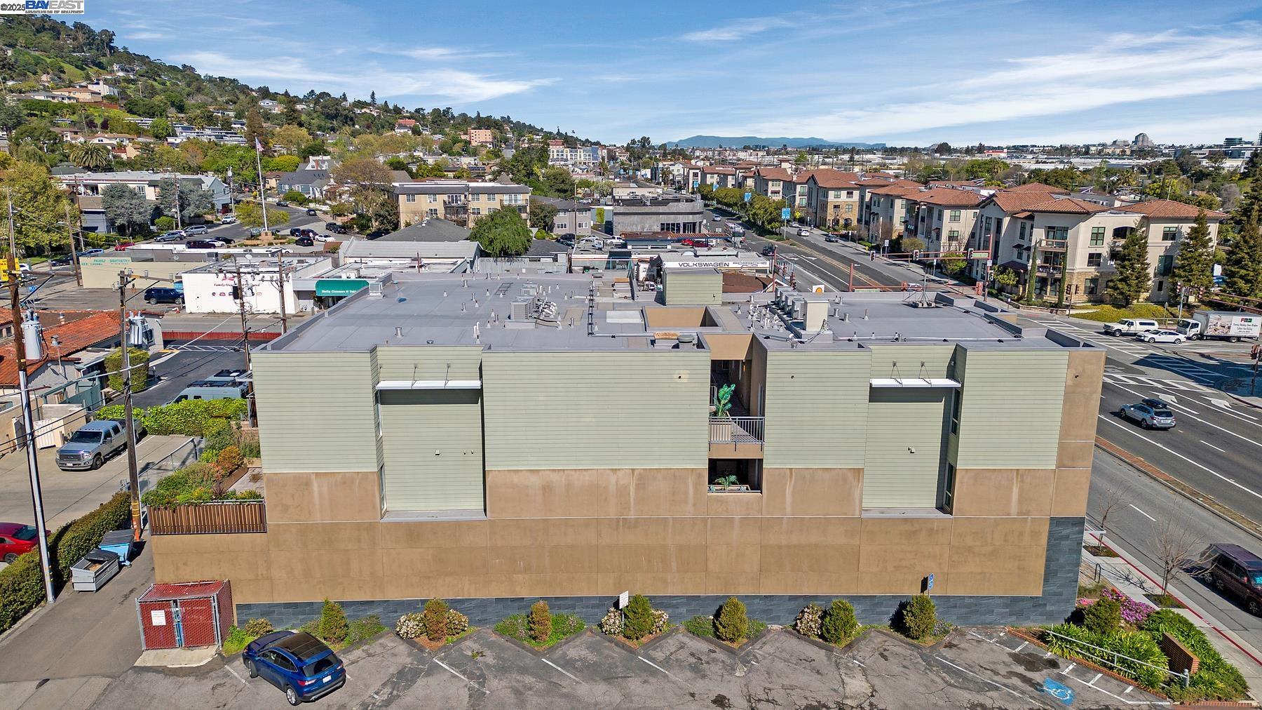 Detail Gallery Image 37 of 49 For 520 El Camino Real #202,  San Carlos,  CA 94070 - 2 Beds | 2 Baths