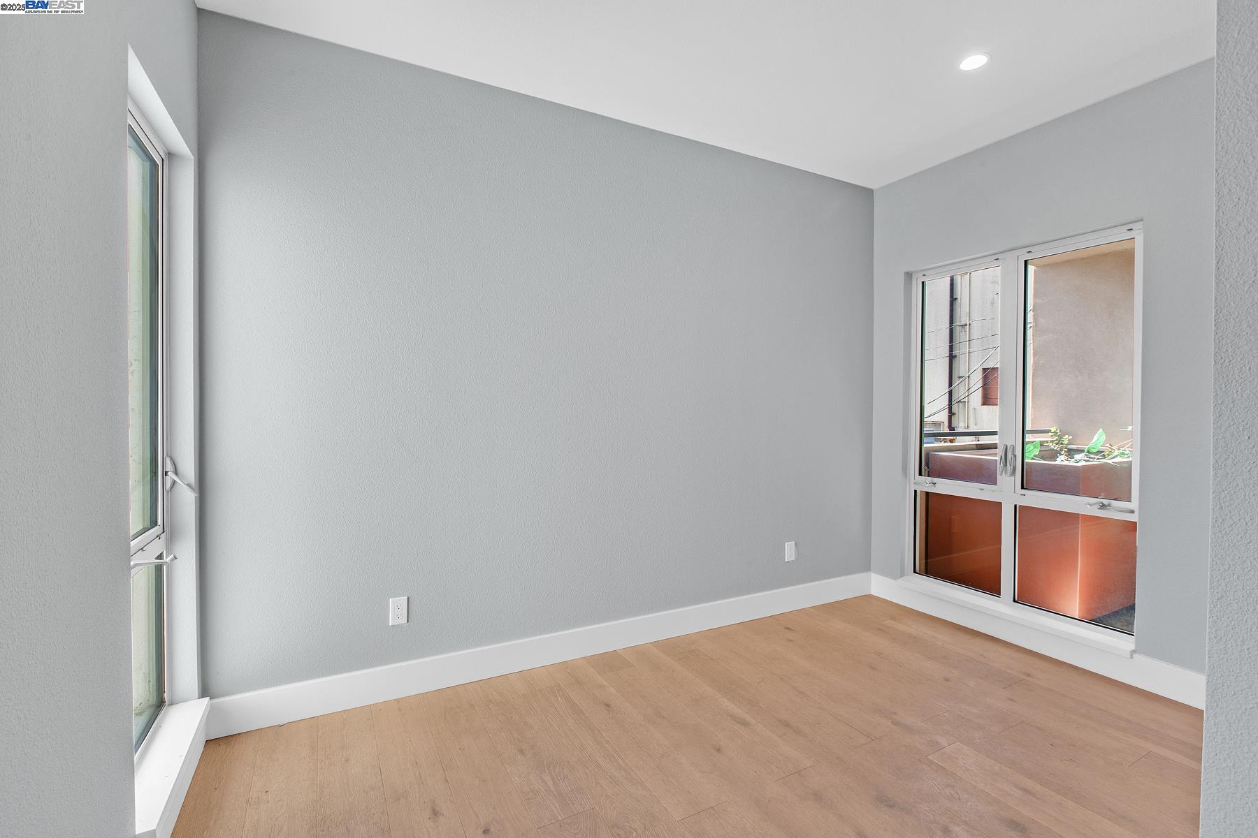 Detail Gallery Image 6 of 49 For 520 El Camino Real #202,  San Carlos,  CA 94070 - 2 Beds | 2 Baths