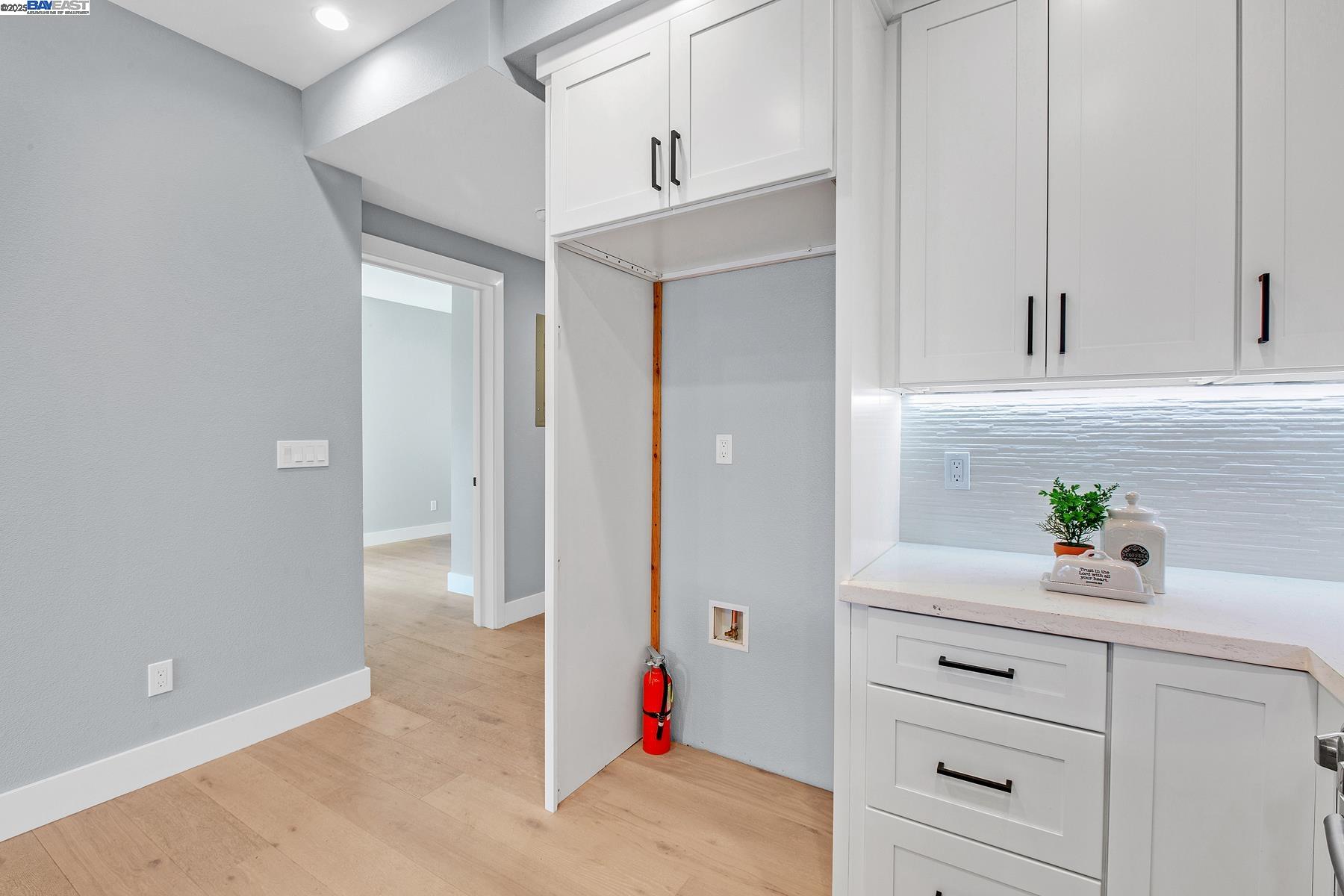 Detail Gallery Image 12 of 49 For 520 El Camino Real #308,  San Carlos,  CA 94070 - 3 Beds | 2 Baths