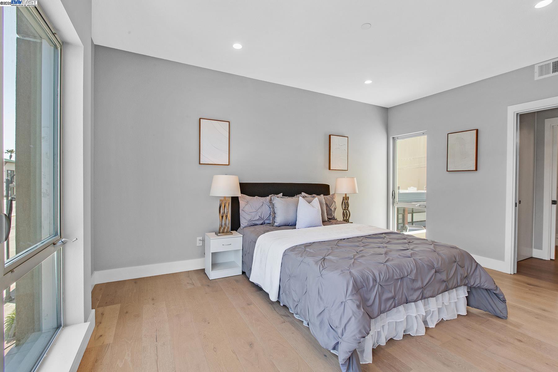 Detail Gallery Image 22 of 49 For 520 El Camino Real #308,  San Carlos,  CA 94070 - 3 Beds | 2 Baths