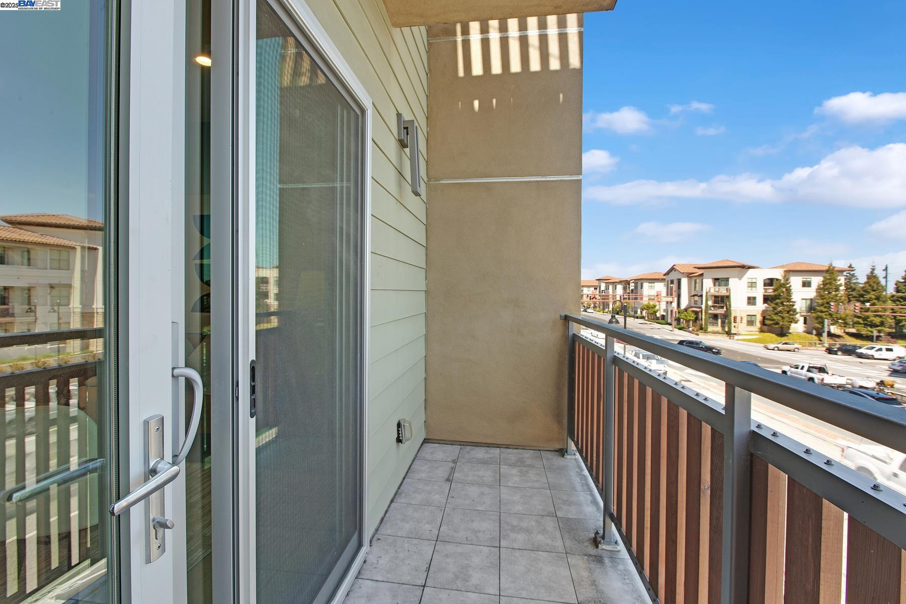 Detail Gallery Image 23 of 49 For 520 El Camino Real #308,  San Carlos,  CA 94070 - 3 Beds | 2 Baths