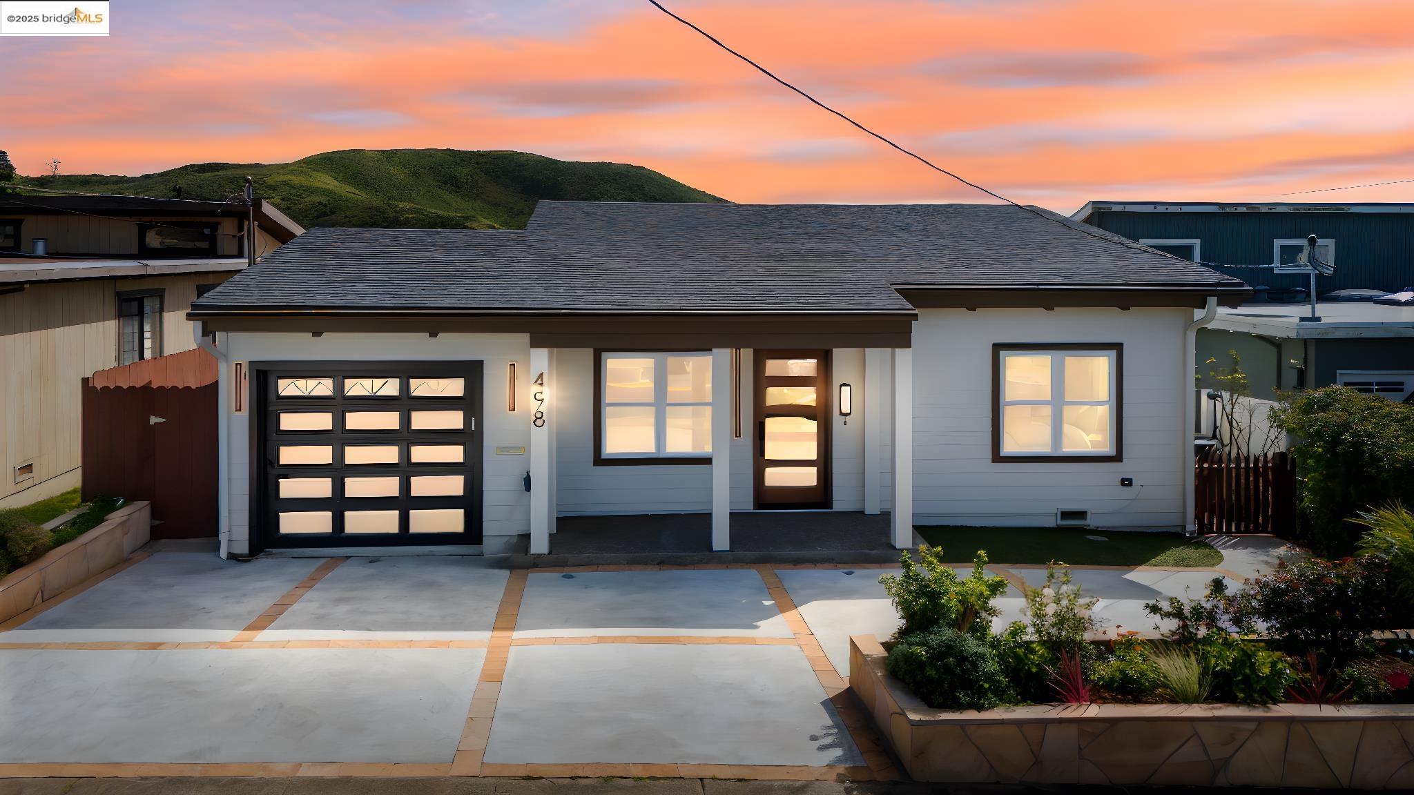 Detail Gallery Image 1 of 1 For 498 Manor Dr, Pacifica,  CA 94044 - 3 Beds | 2 Baths
