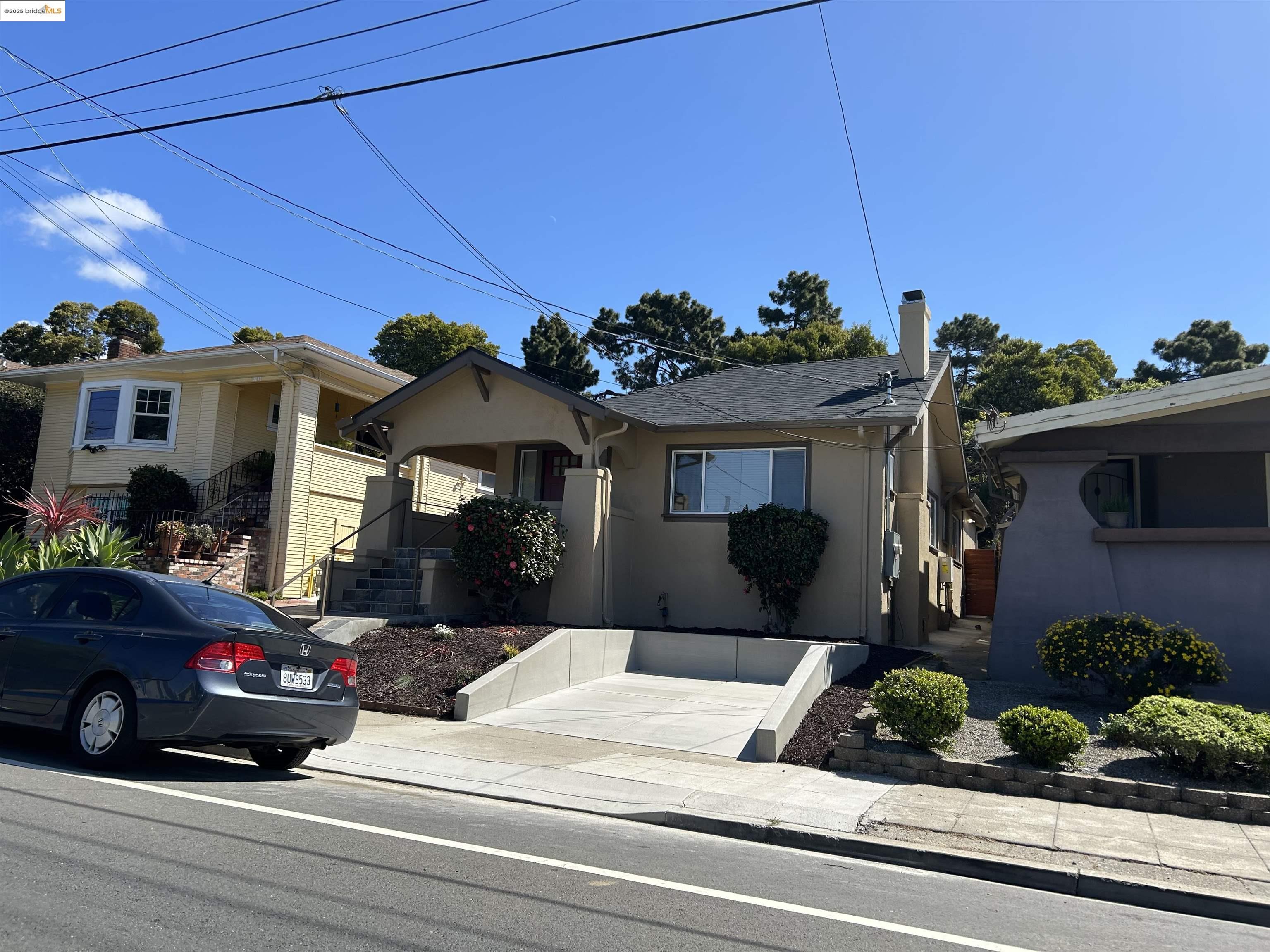 3036 23rd Avenue, Oakland, California 94602, 3 Bedrooms Bedrooms, 6 Rooms Rooms,2 BathroomsBathrooms,Residential,For Sale,3036 23rd Avenue,41092068