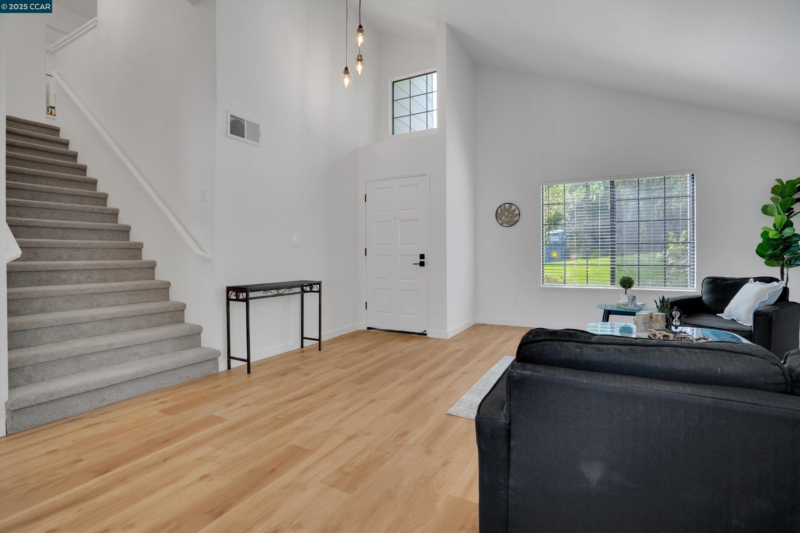 property-img