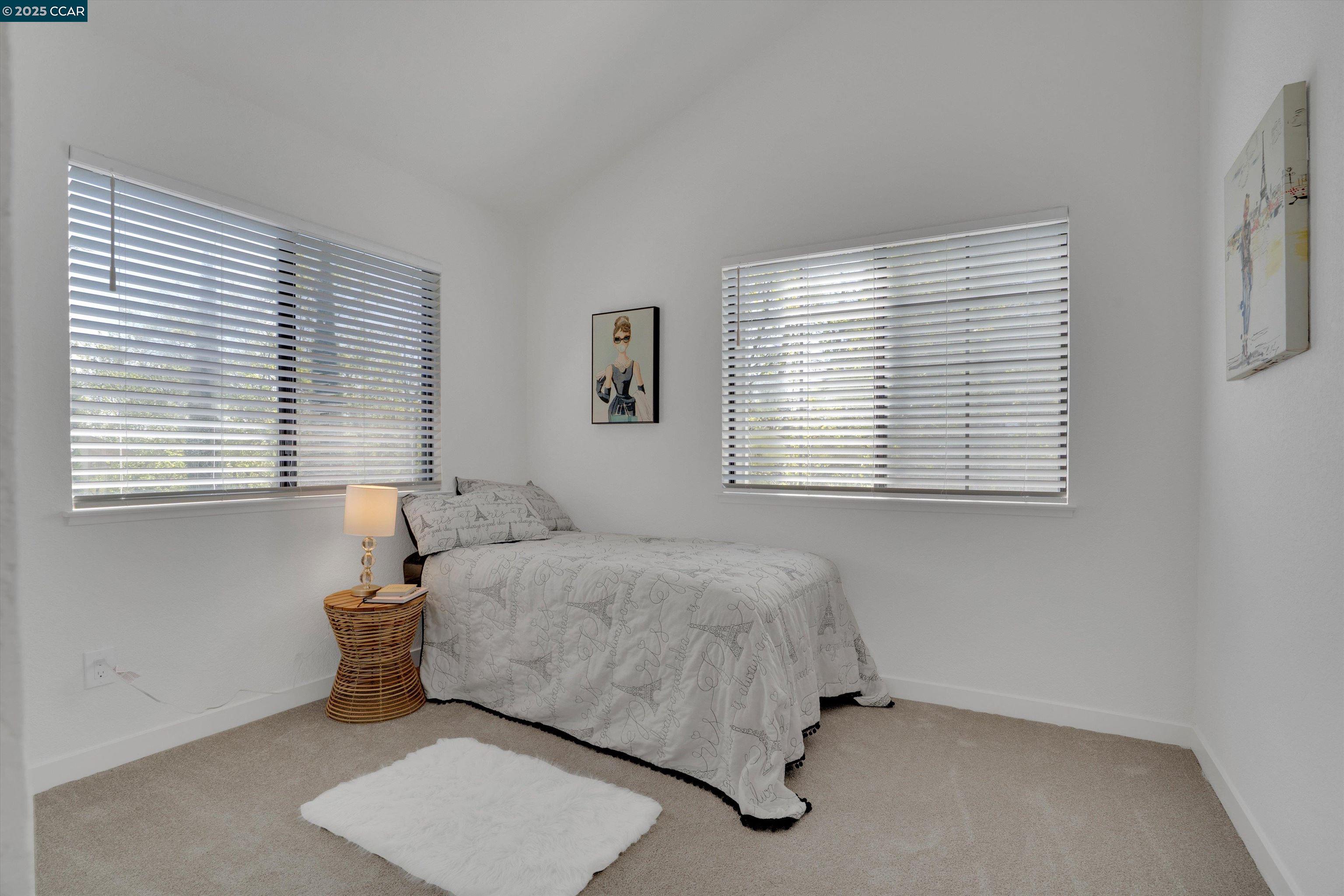 property-img