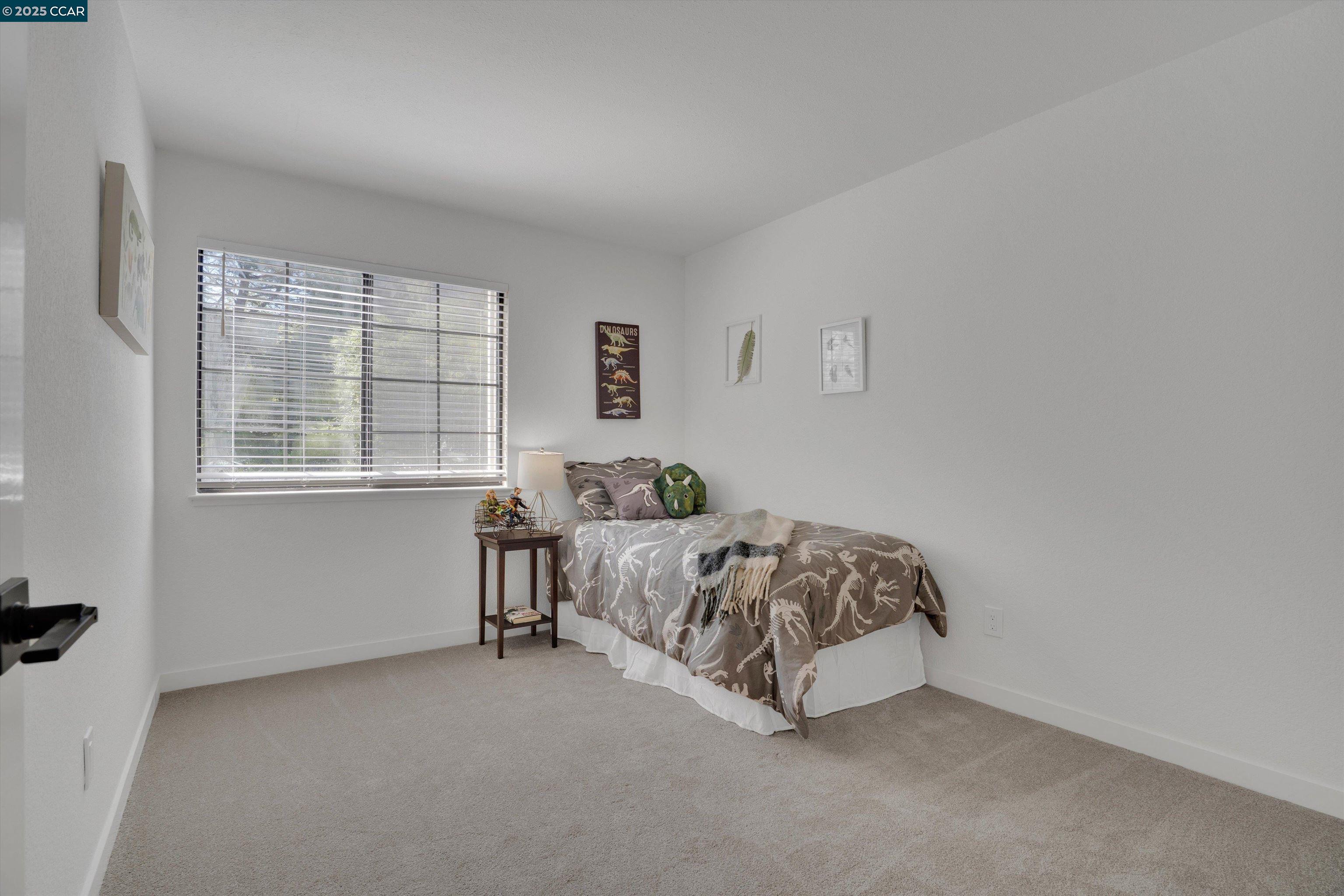 property-img