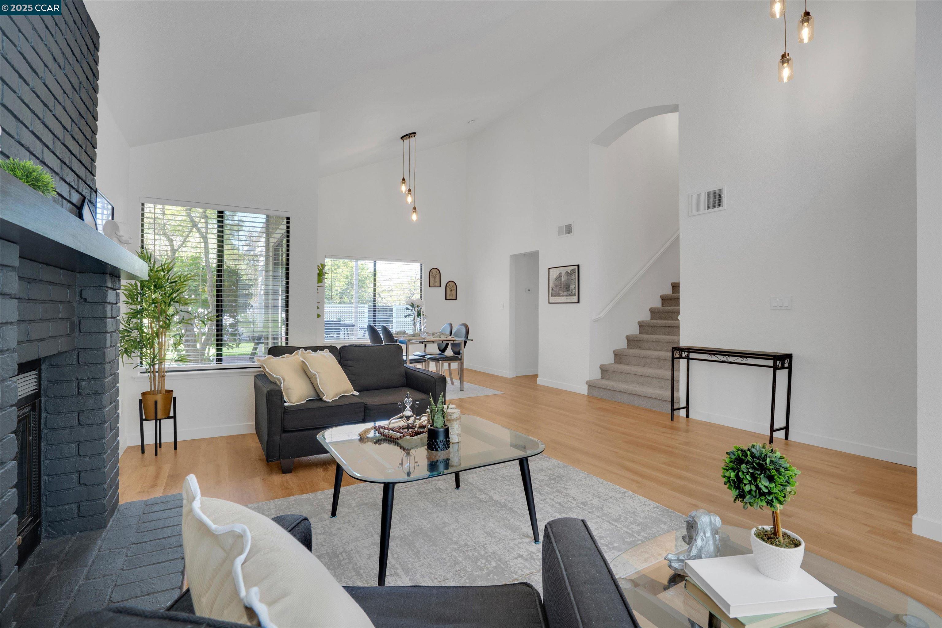 property-img