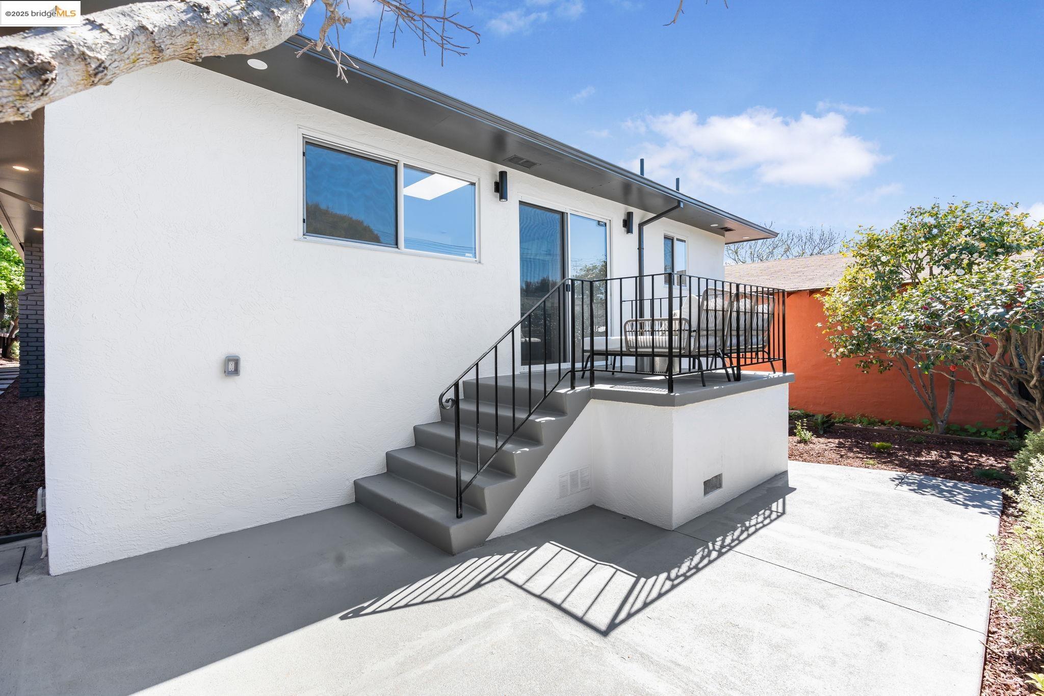 639 Norvell St