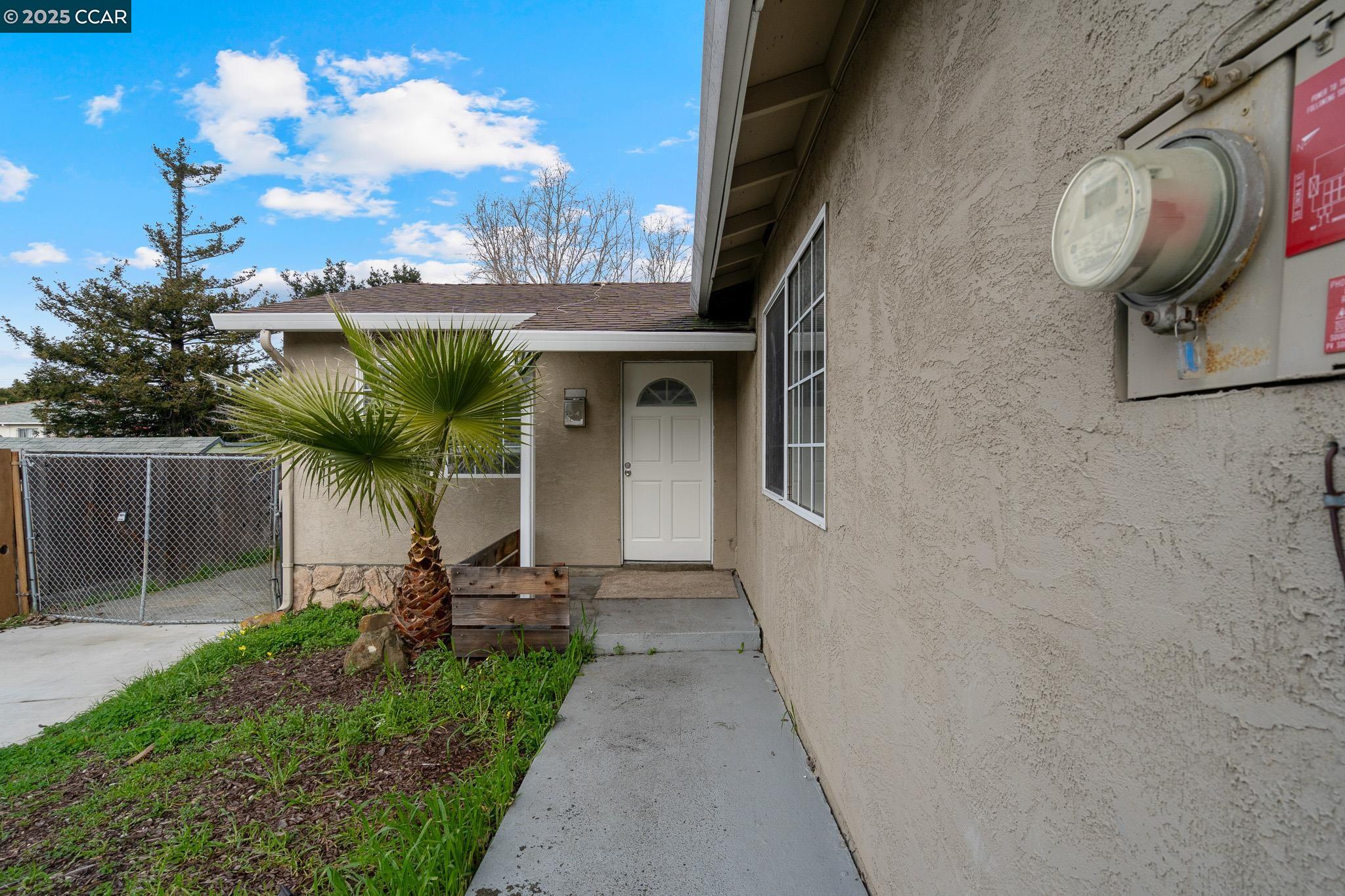 Detail Gallery Image 2 of 16 For 538 Sonoma Blvd, Vallejo,  CA 94589 - 4 Beds | 2 Baths