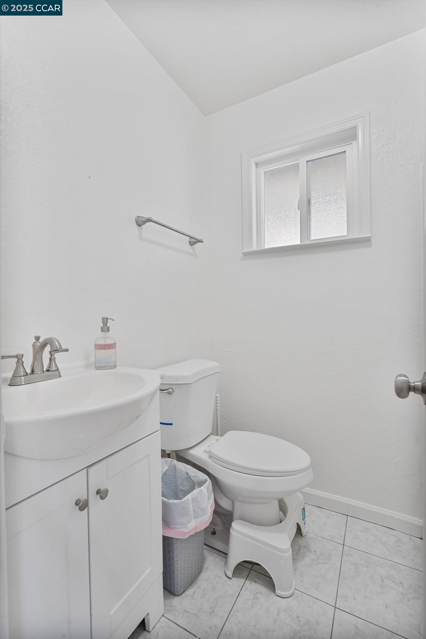 Detail Gallery Image 10 of 16 For 538 Sonoma Blvd, Vallejo,  CA 94589 - 4 Beds | 2 Baths