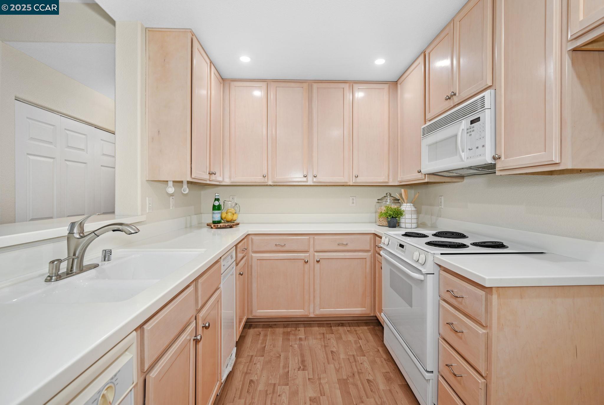 Photo #8: 41092089 Listing: Photo #8