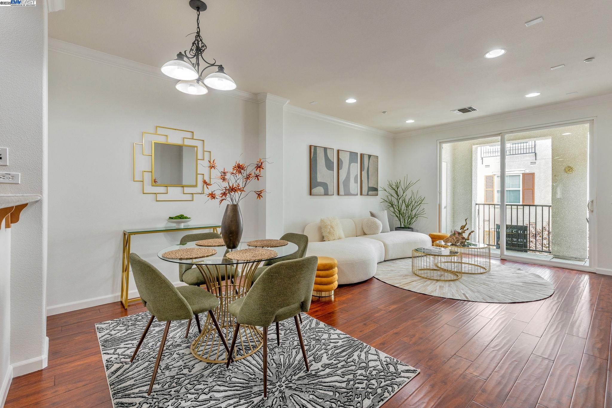More Details about MLS # 41092090 : 3420 FINNIAN WAY # 322