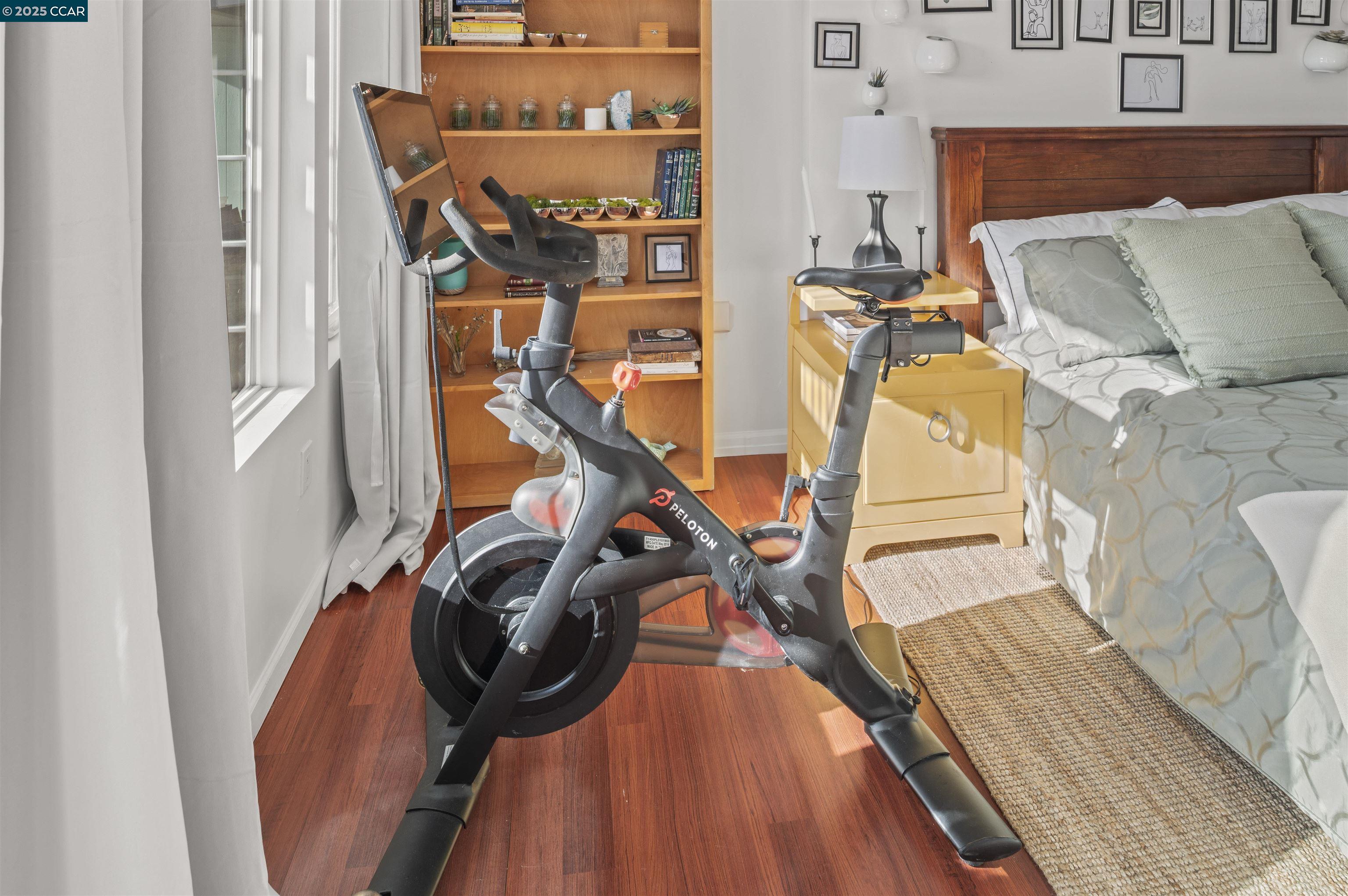 Detail Gallery Image 8 of 22 For Buckeye Way, Kentfield,  CA 94904 - 2 Beds | 2 Baths