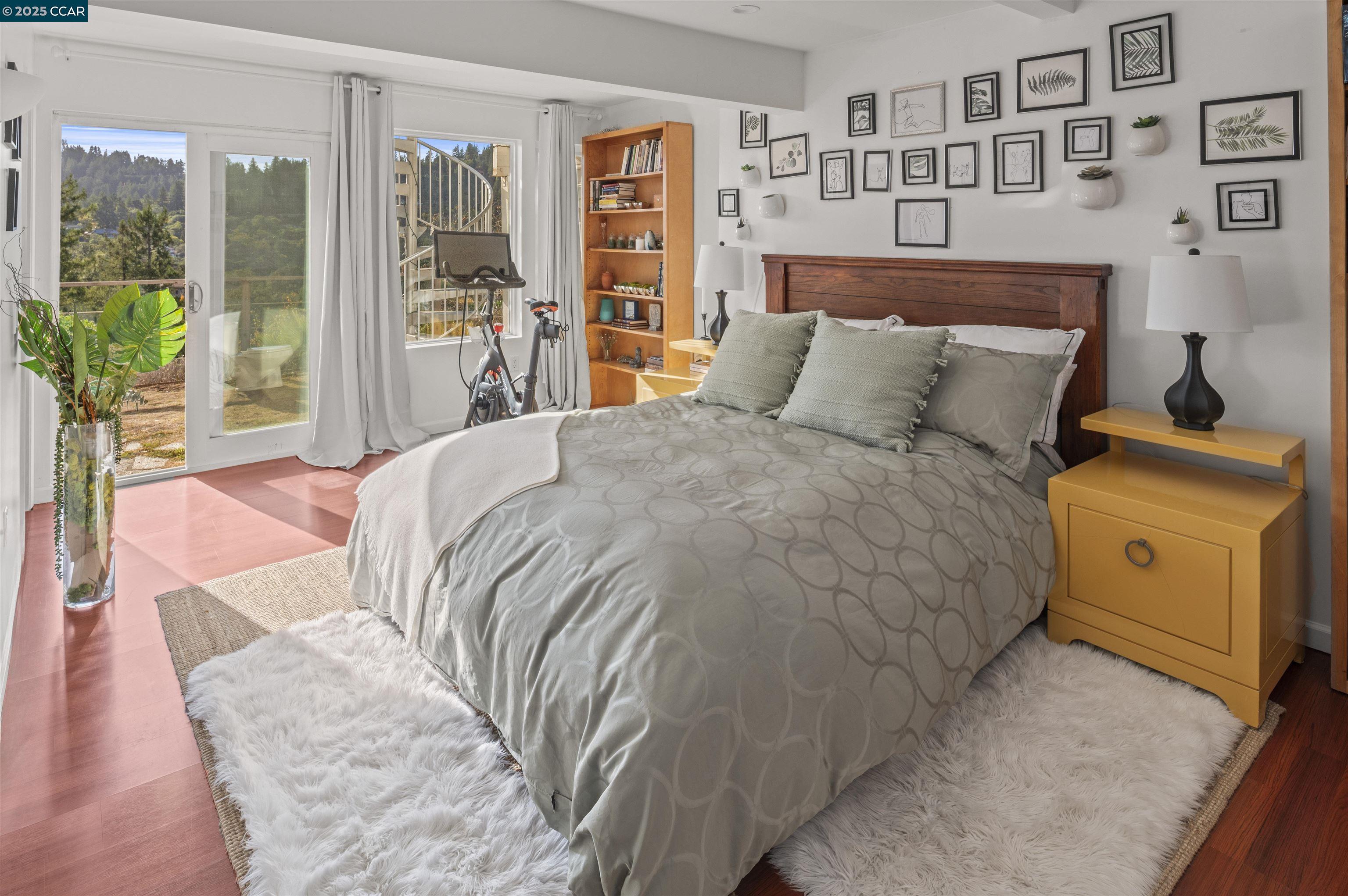 Detail Gallery Image 9 of 22 For Buckeye Way, Kentfield,  CA 94904 - 2 Beds | 2 Baths