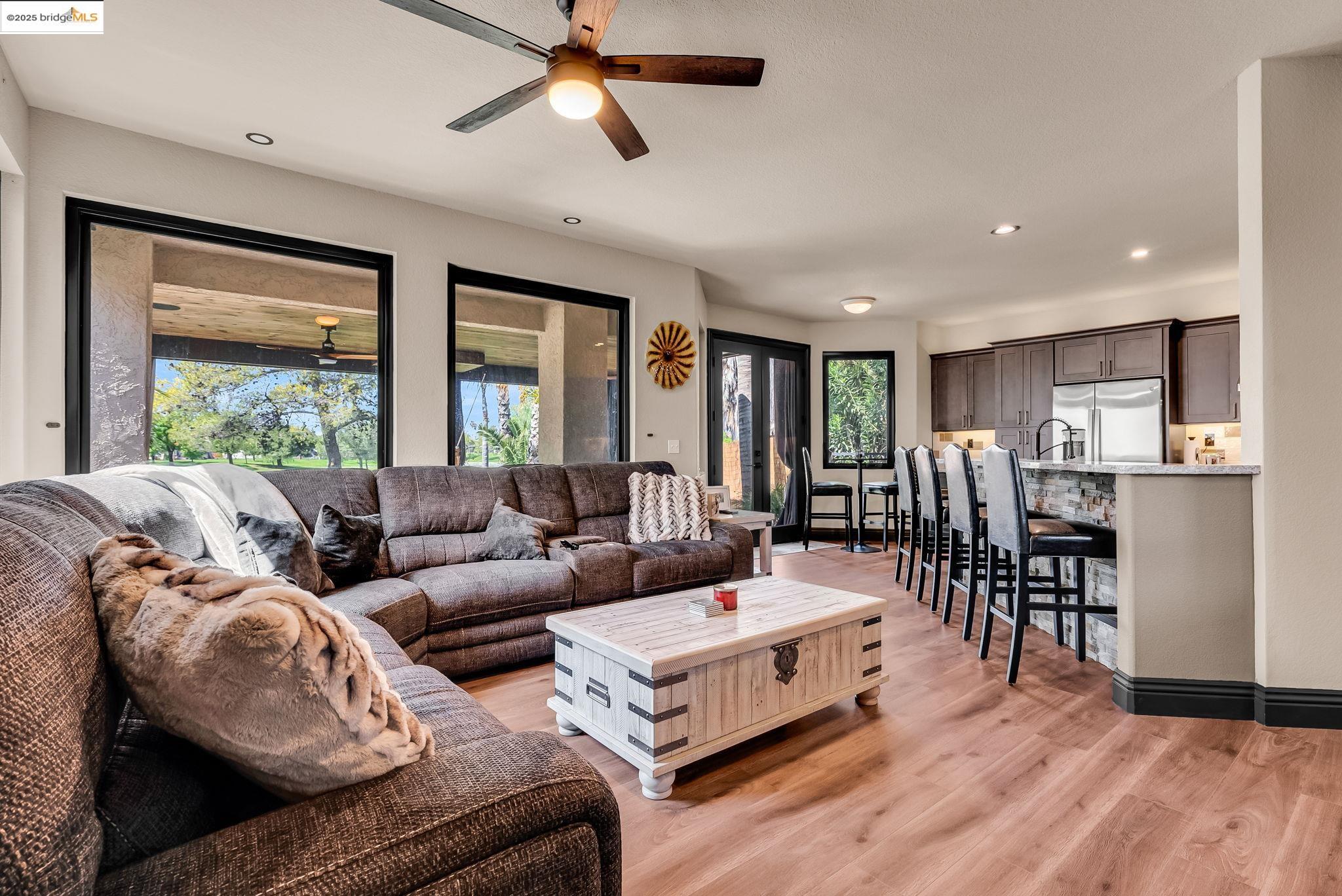 Detail Gallery Image 17 of 53 For 1832 Cherry Hills Drive, Discovery Bay,  CA 94505-9999 - 3 Beds | 2/1 Baths