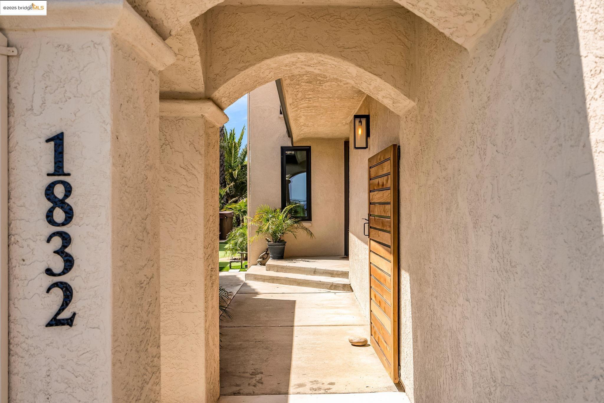 Detail Gallery Image 3 of 53 For 1832 Cherry Hills Drive, Discovery Bay,  CA 94505-9999 - 3 Beds | 2/1 Baths