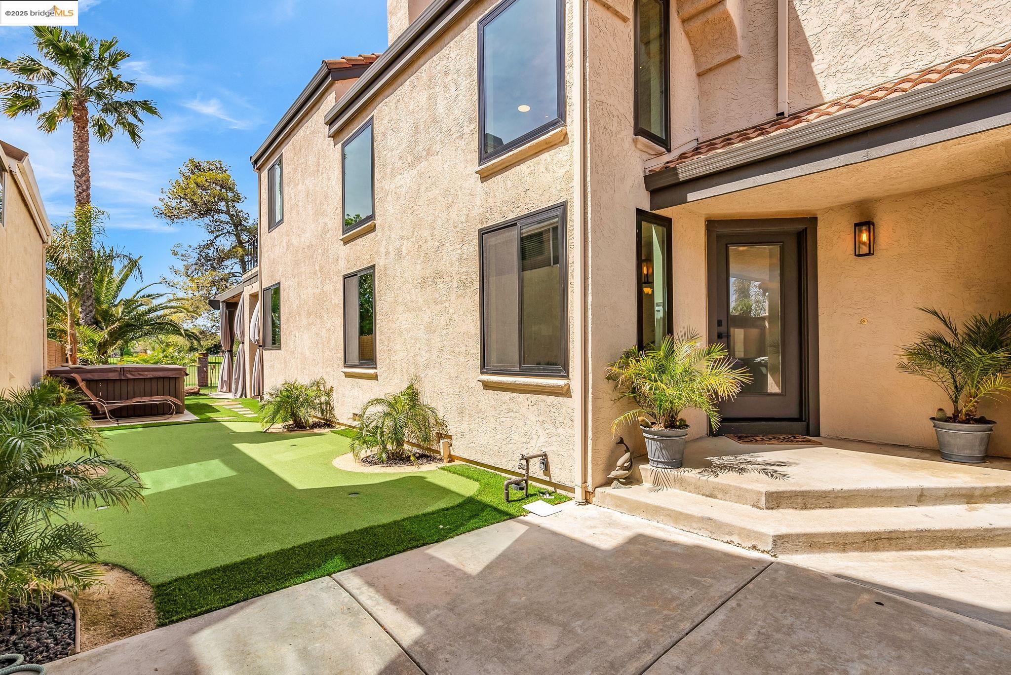 Detail Gallery Image 5 of 53 For 1832 Cherry Hills Drive, Discovery Bay,  CA 94505-9999 - 3 Beds | 2/1 Baths