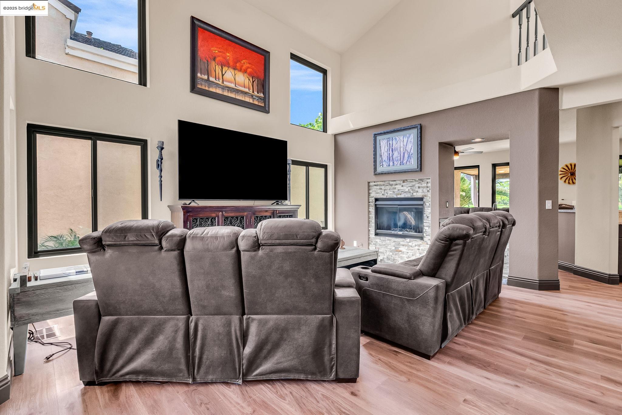 Detail Gallery Image 7 of 53 For 1832 Cherry Hills Drive, Discovery Bay,  CA 94505-9999 - 3 Beds | 2/1 Baths