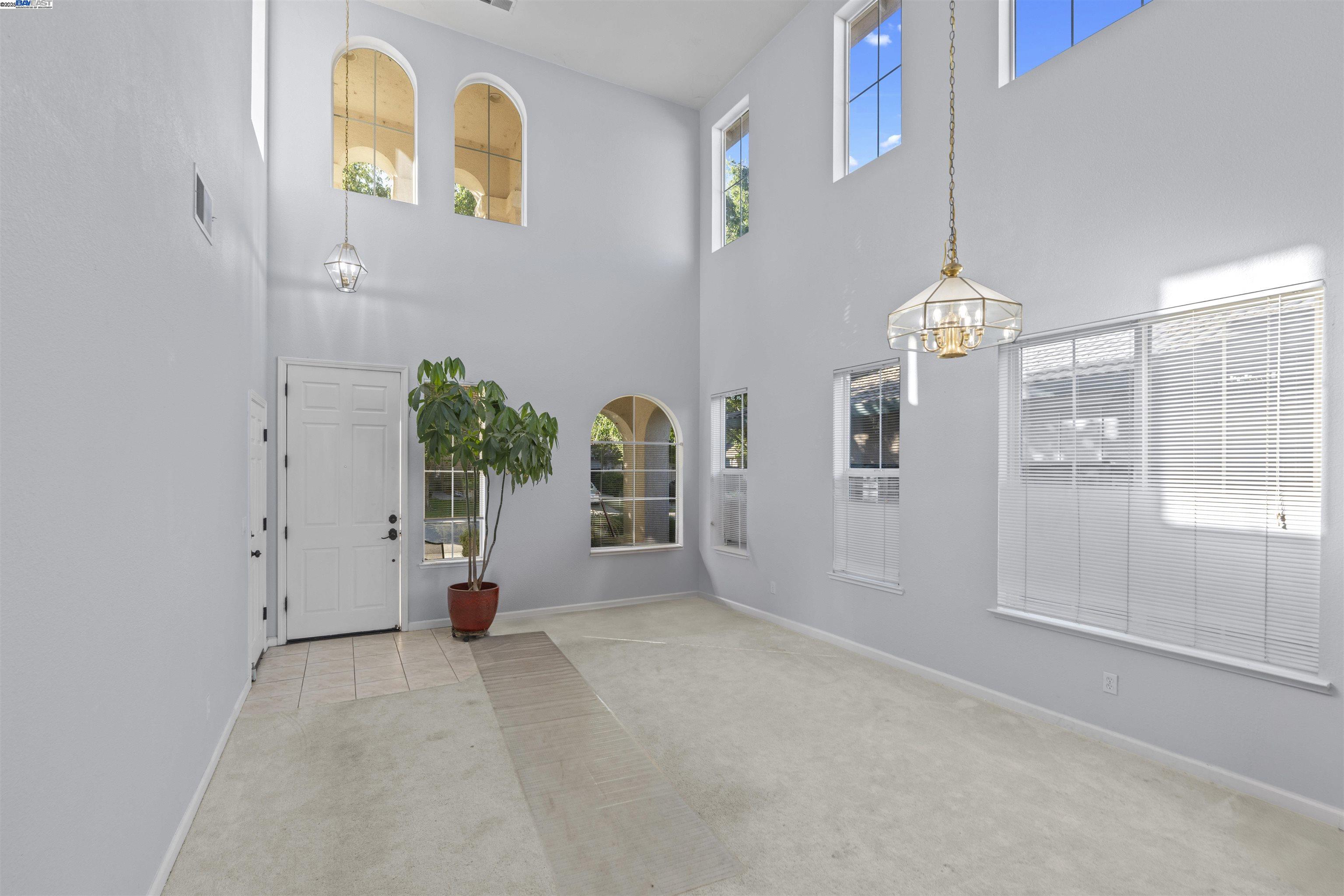 Detail Gallery Image 8 of 25 For 9516 Sarazen Ct, Patterson,  CA 95363 - 4 Beds | 3/1 Baths