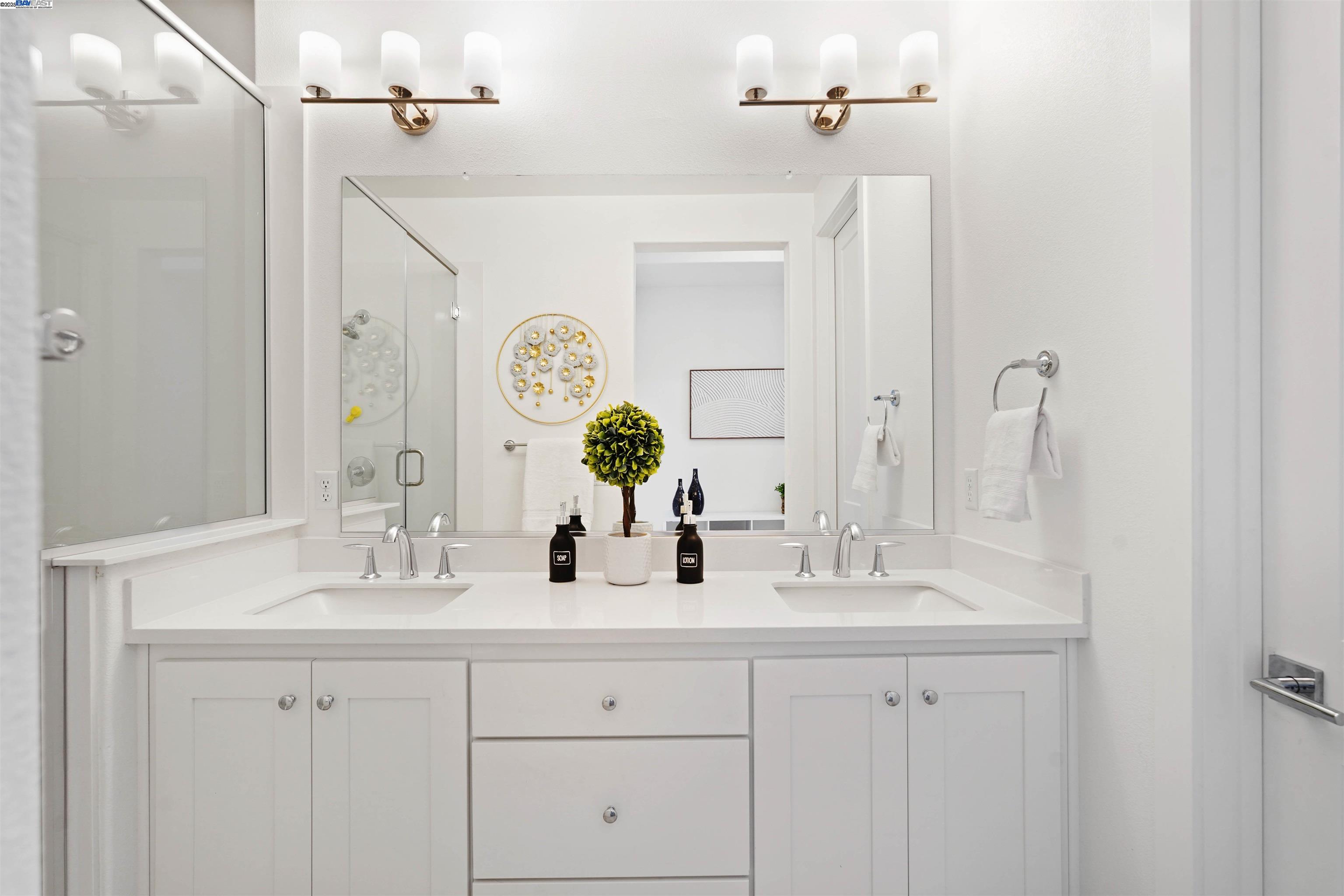 Photo #11: 41092105 Listing: Photo #11