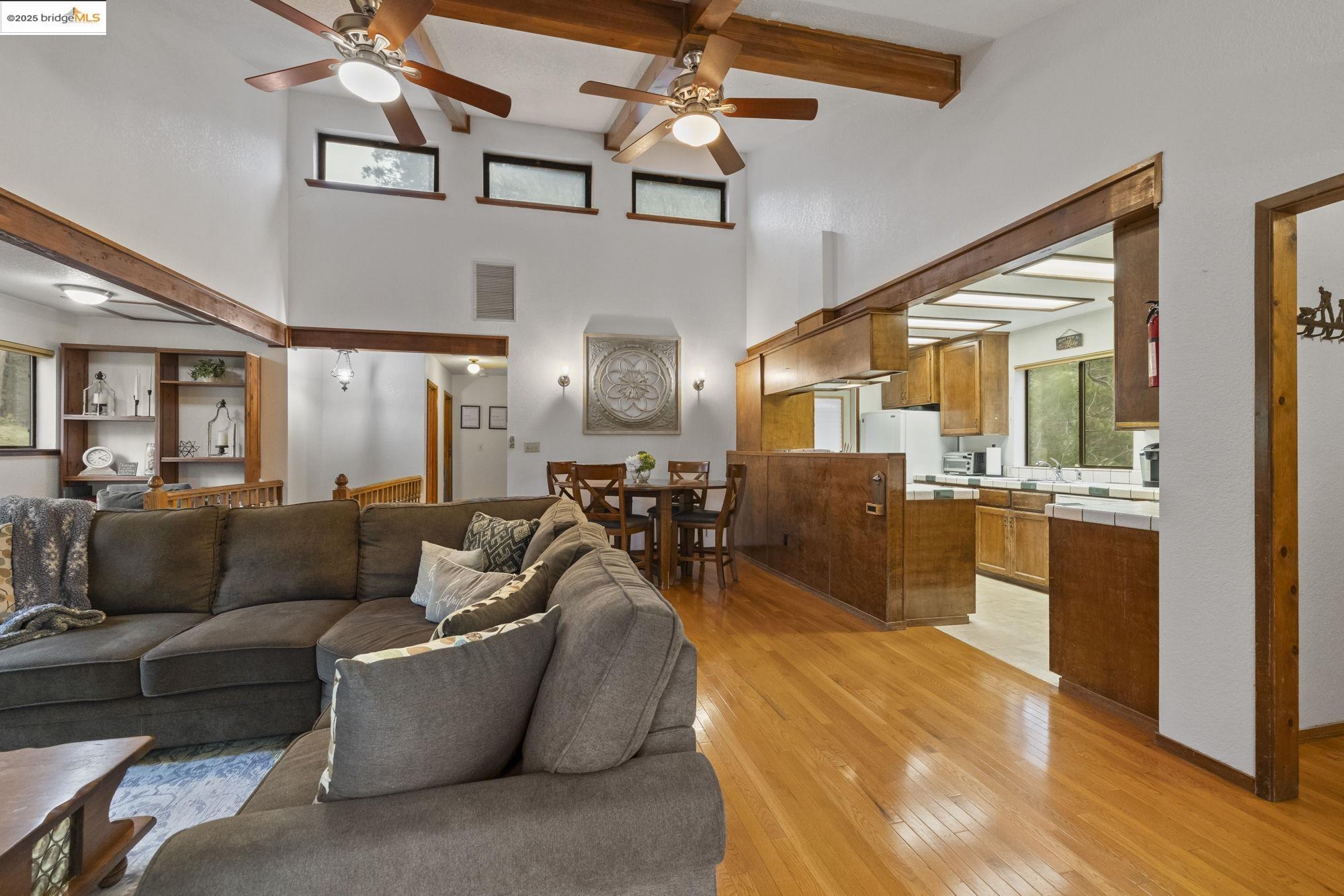 Detail Gallery Image 5 of 50 For 20197 Upper Skyridge Dr, Groveland,  CA 95321 - 3 Beds | 3 Baths