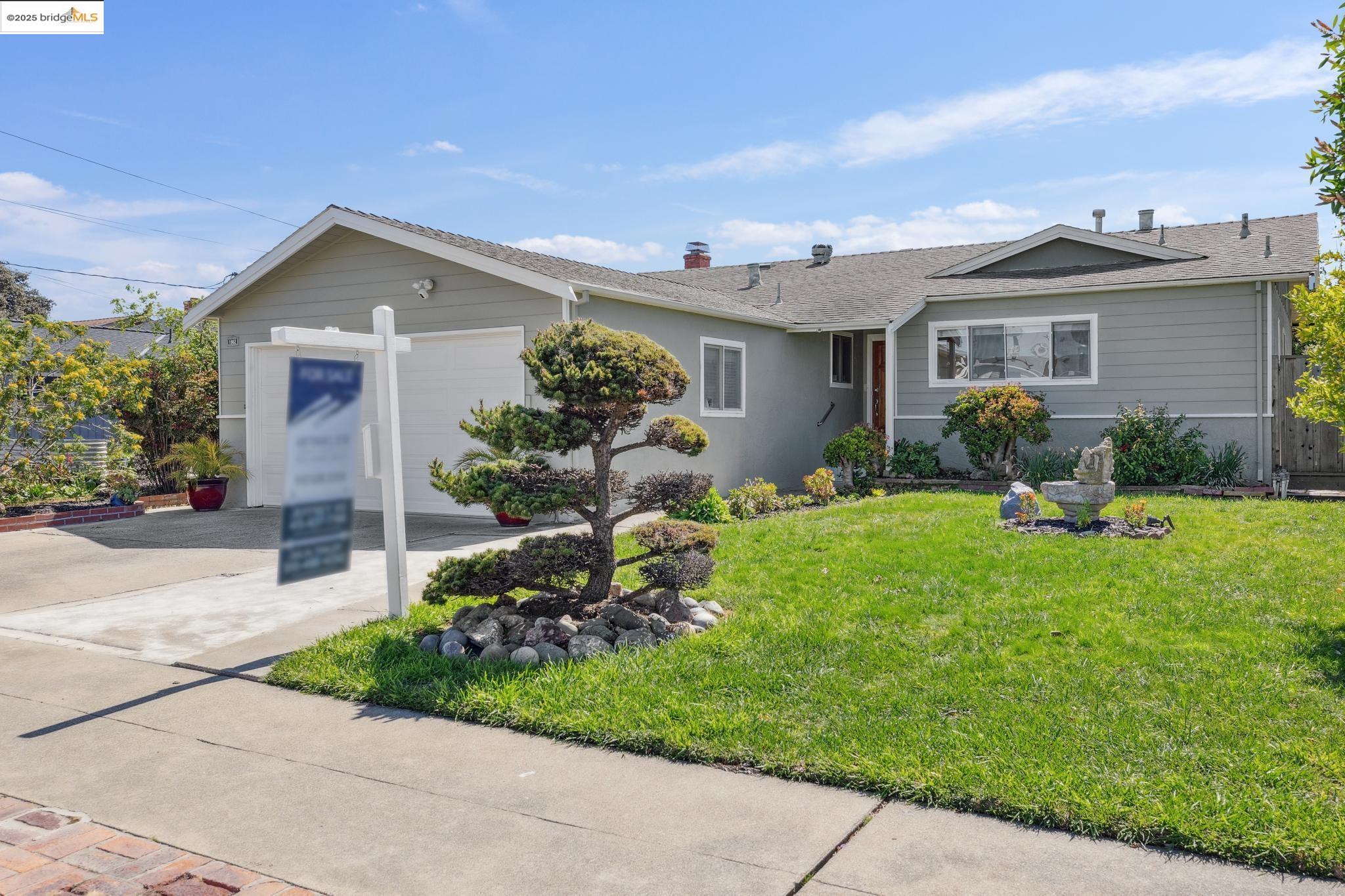 Detail Gallery Image 1 of 1 For 1962 Vining Dr, San Leandro,  CA 94579 - 3 Beds | 2 Baths