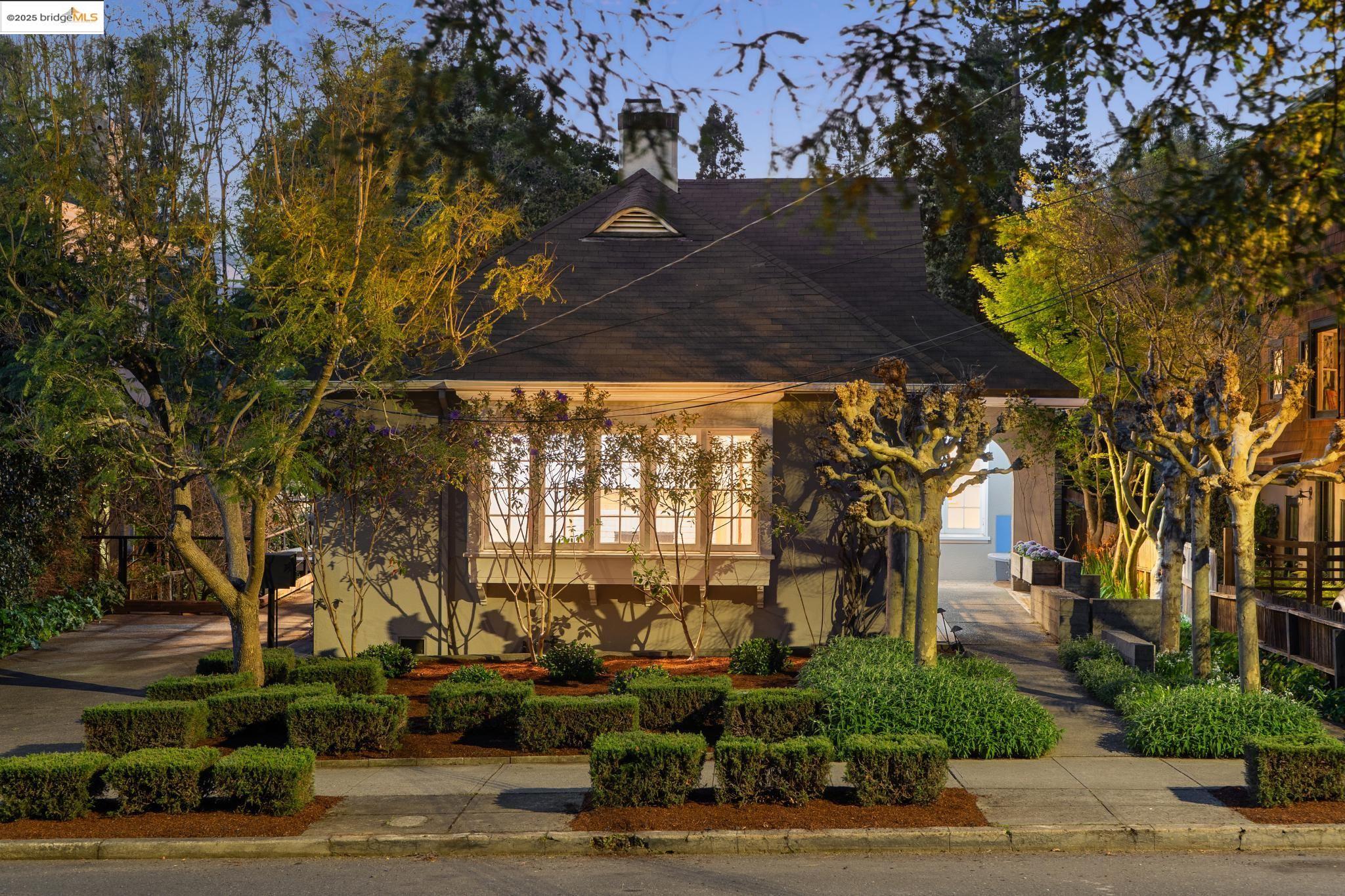Detail Gallery Image 1 of 1 For 59 Parkside Dr, Berkeley,  CA 94705 - 5 Beds | 3 Baths