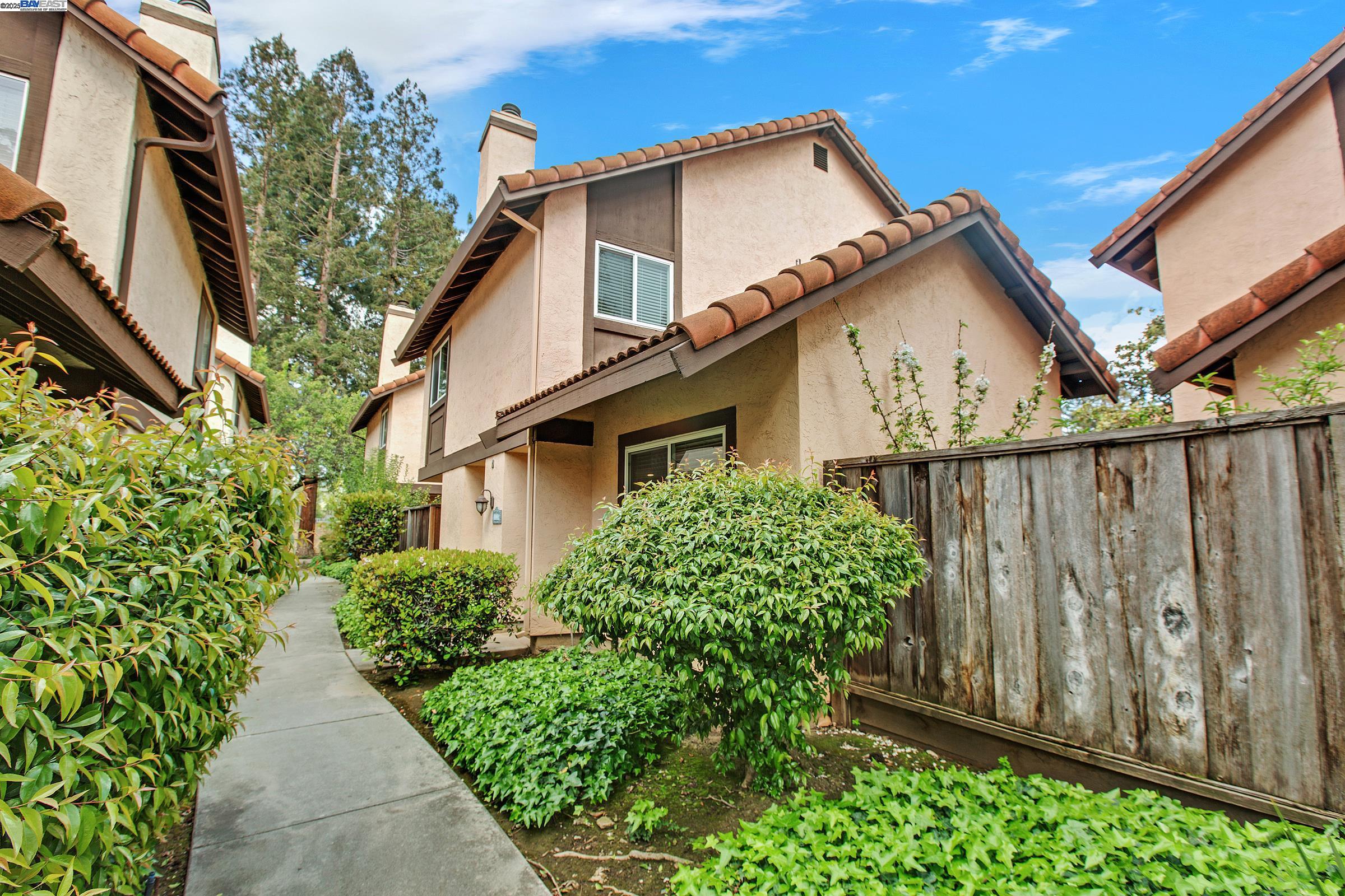 Detail Gallery Image 2 of 32 For 108 Morrow Ct, San Jose,  CA 95139 - 3 Beds | 2/1 Baths