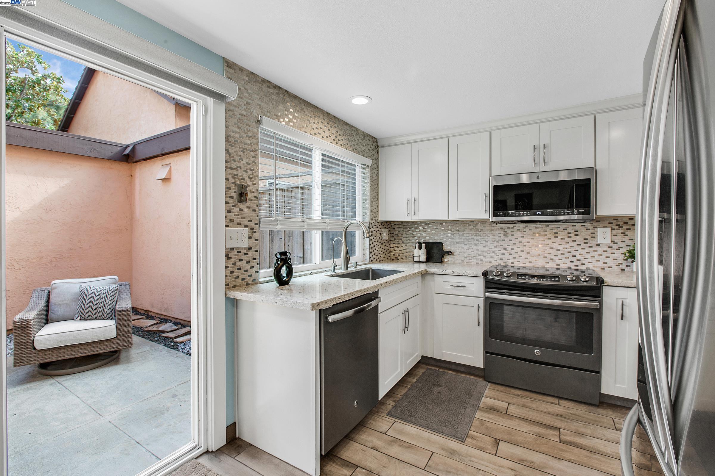 Detail Gallery Image 13 of 32 For 108 Morrow Ct, San Jose,  CA 95139 - 3 Beds | 2/1 Baths